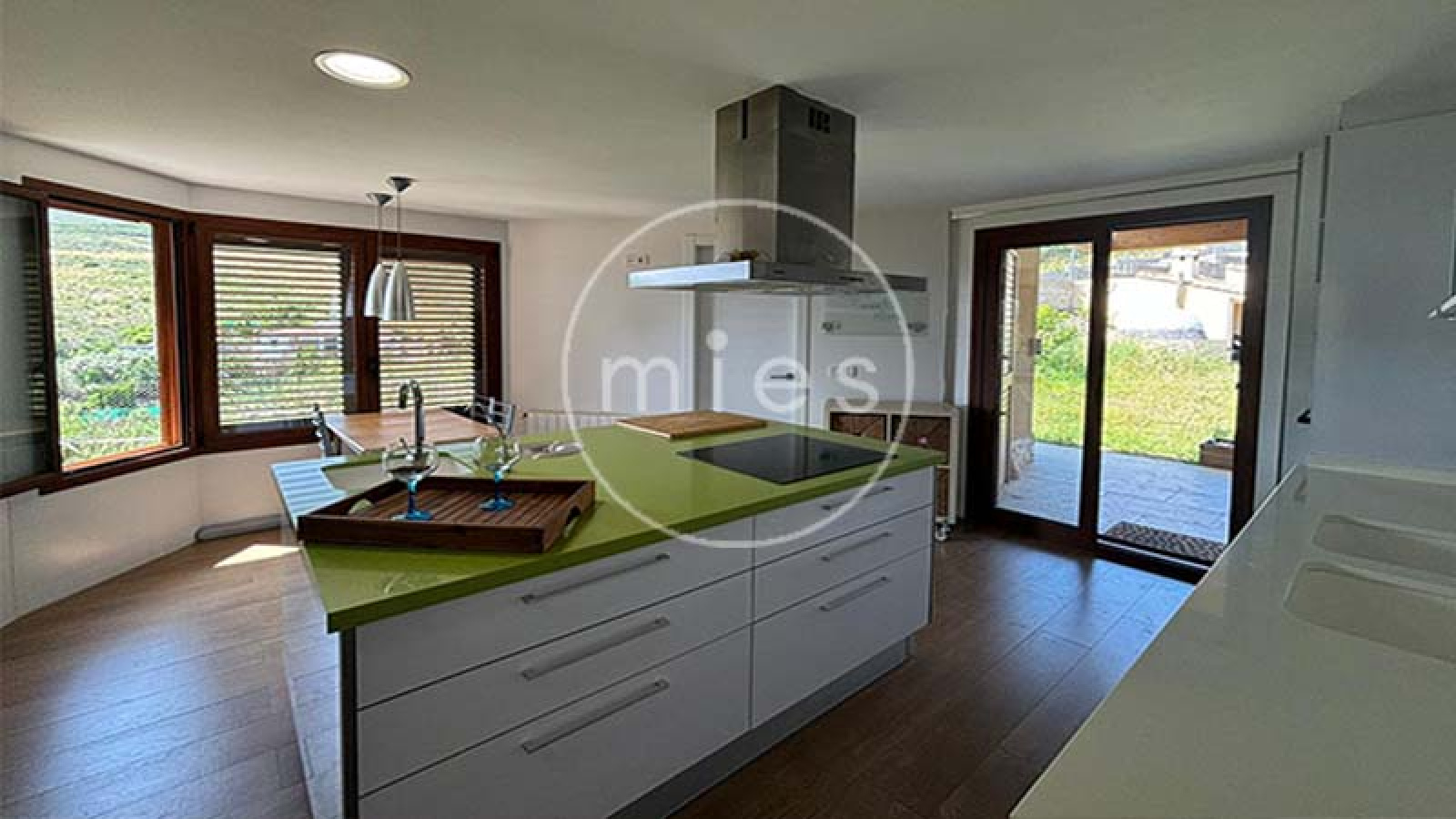 mies inmobiliaria vende chalet urbano altury oportunidad