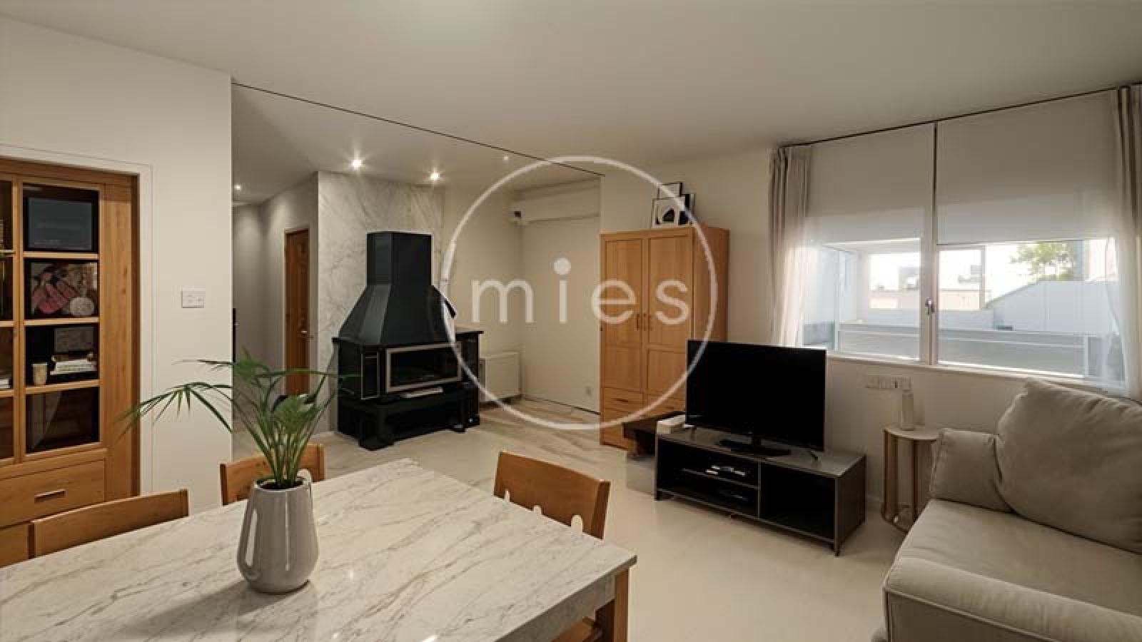 mies inmobiliaria vende chalet urbano altury con piscina