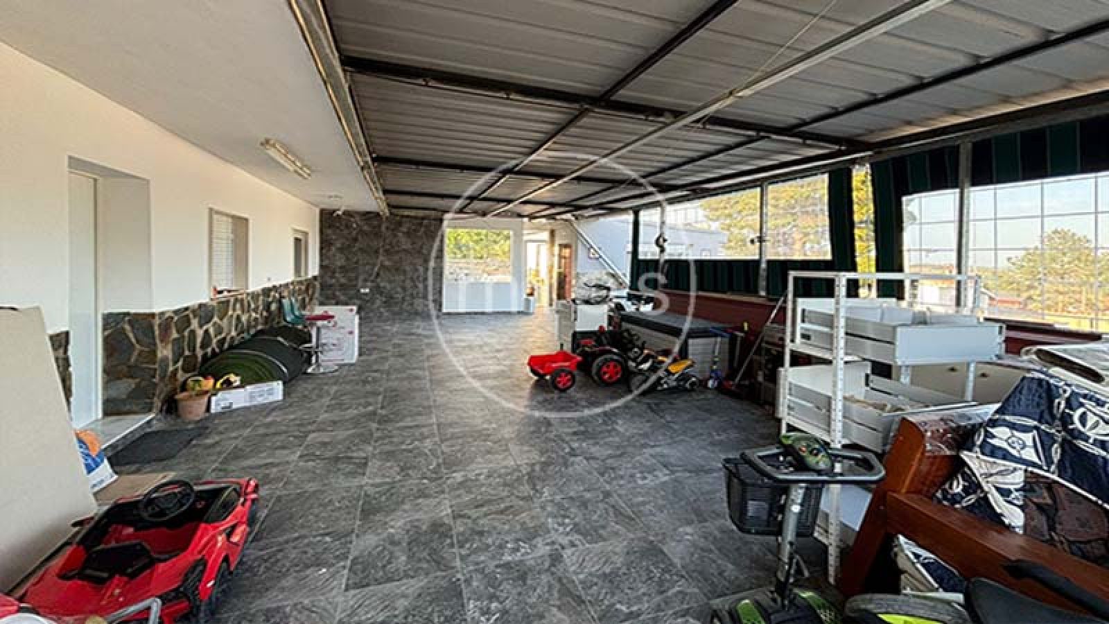 mies inmobiliaria vende chalet urbano altury con piscina