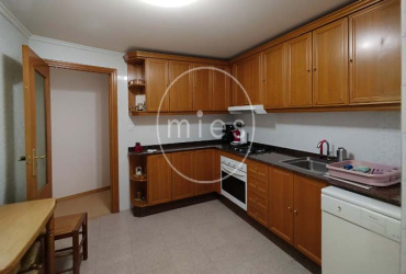 mies inmobiliaria vende piso en torrent con terraza