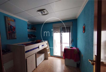 mies inmobiliaria vende piso en torrent con terraza