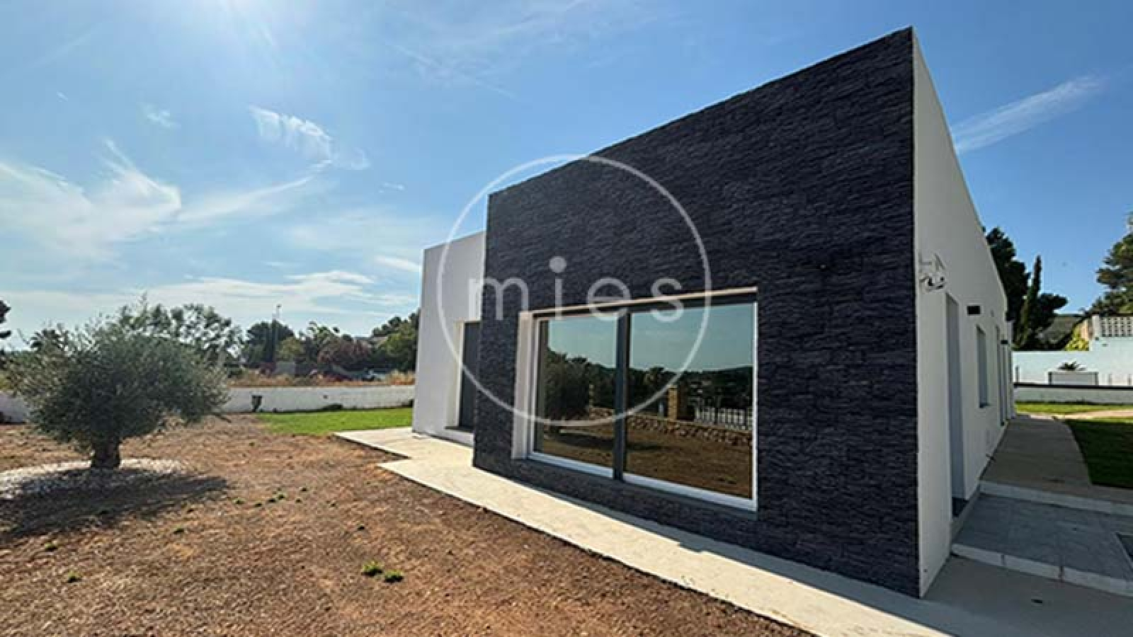 mies inmobiliaria vende chalet altury oportunidad turis monserrat