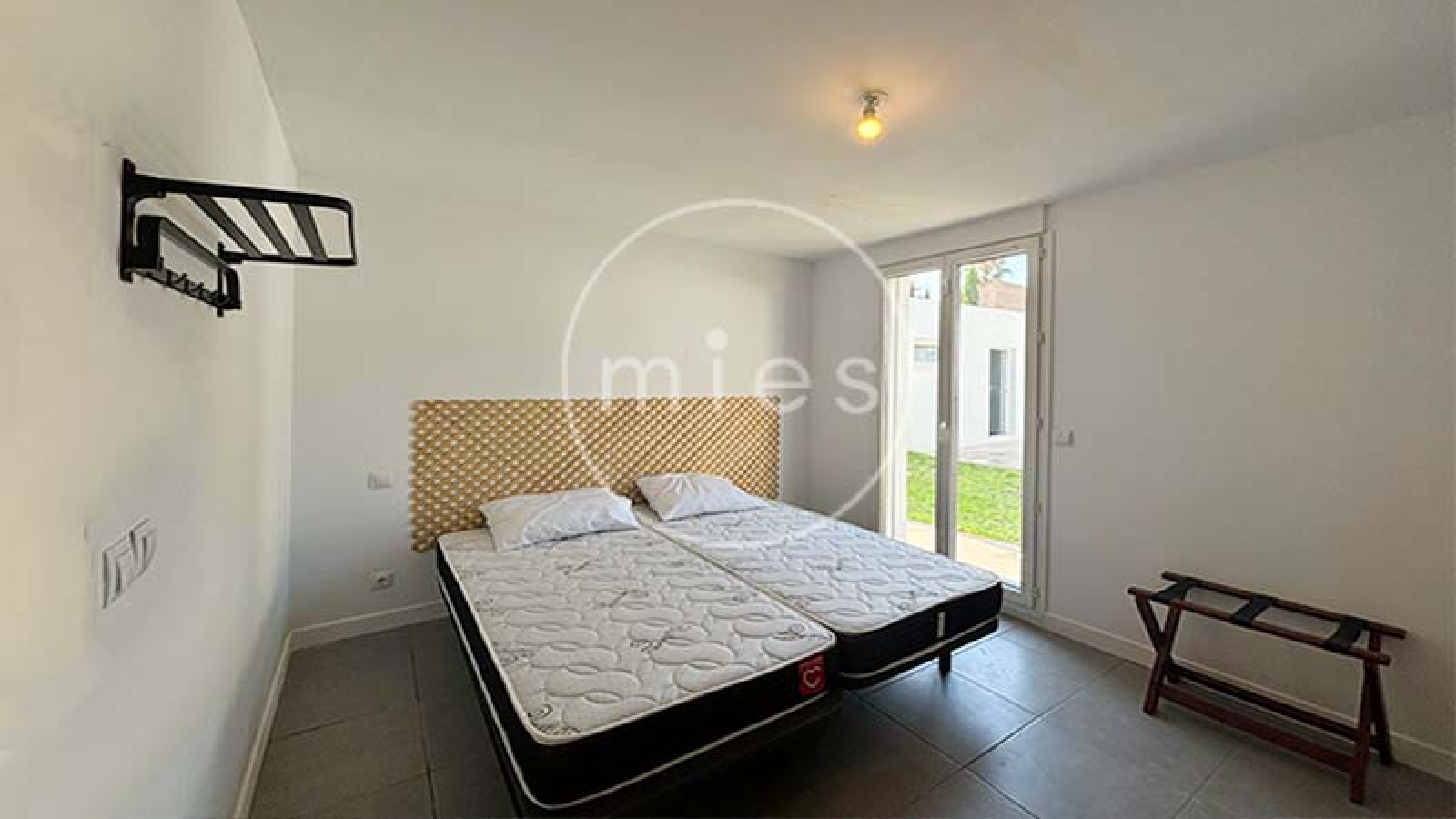 mies inmobiliaria vende chalet altury oportunidad turis monserrat