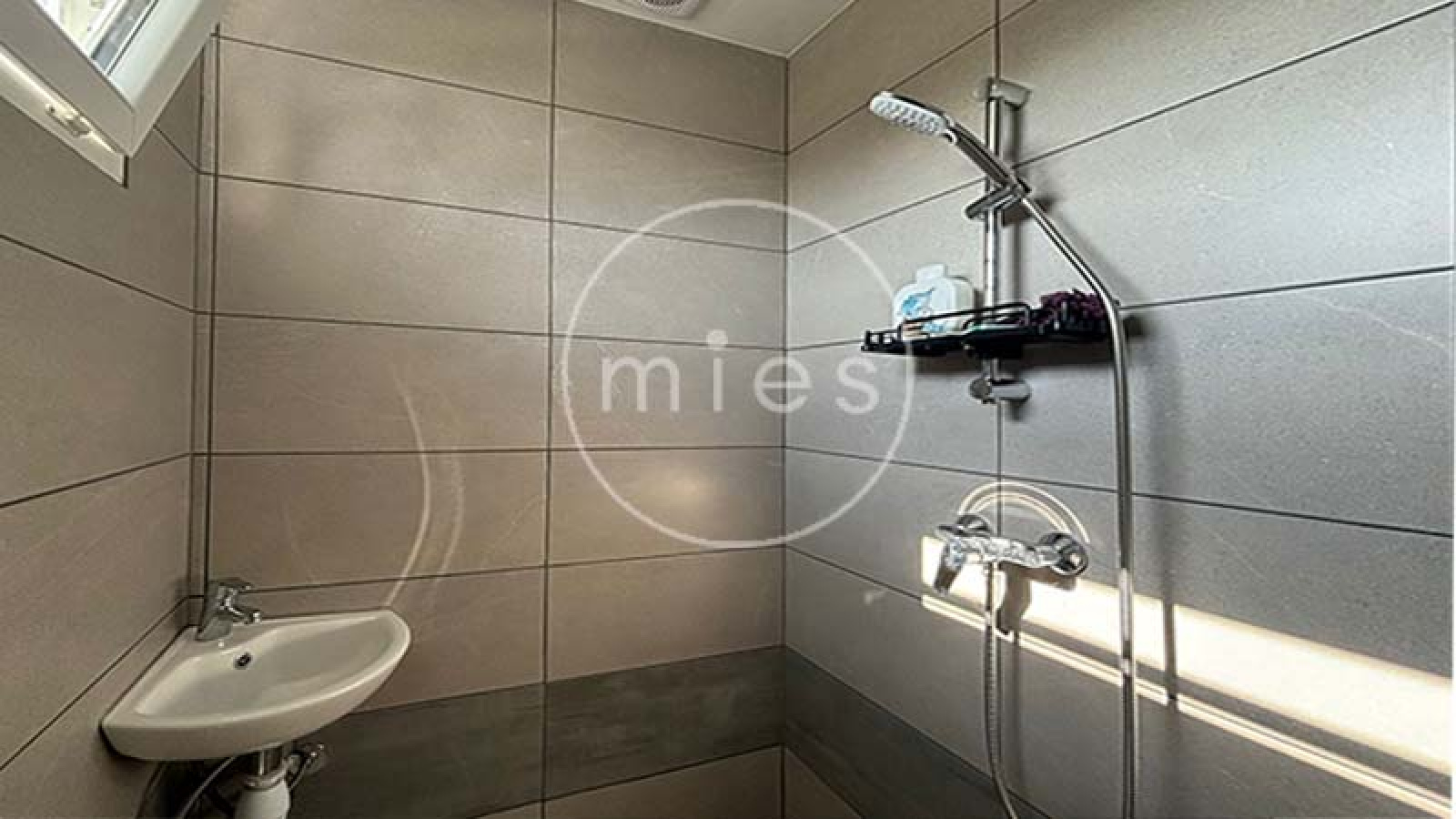 mies inmobiliaria vende chalet altury oportunidad turis monserrat