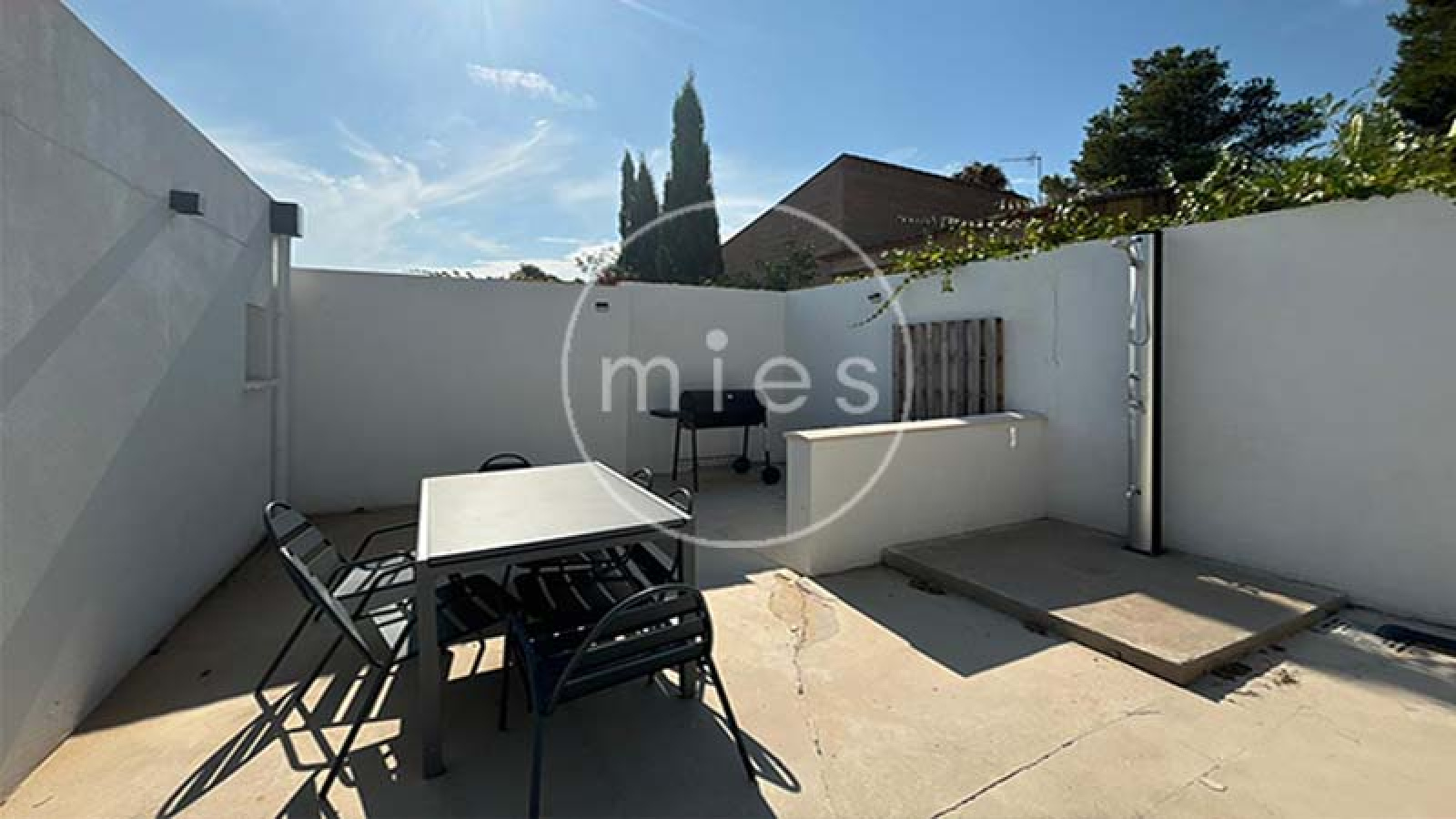 mies inmobiliaria vende chalet altury oportunidad turis monserrat