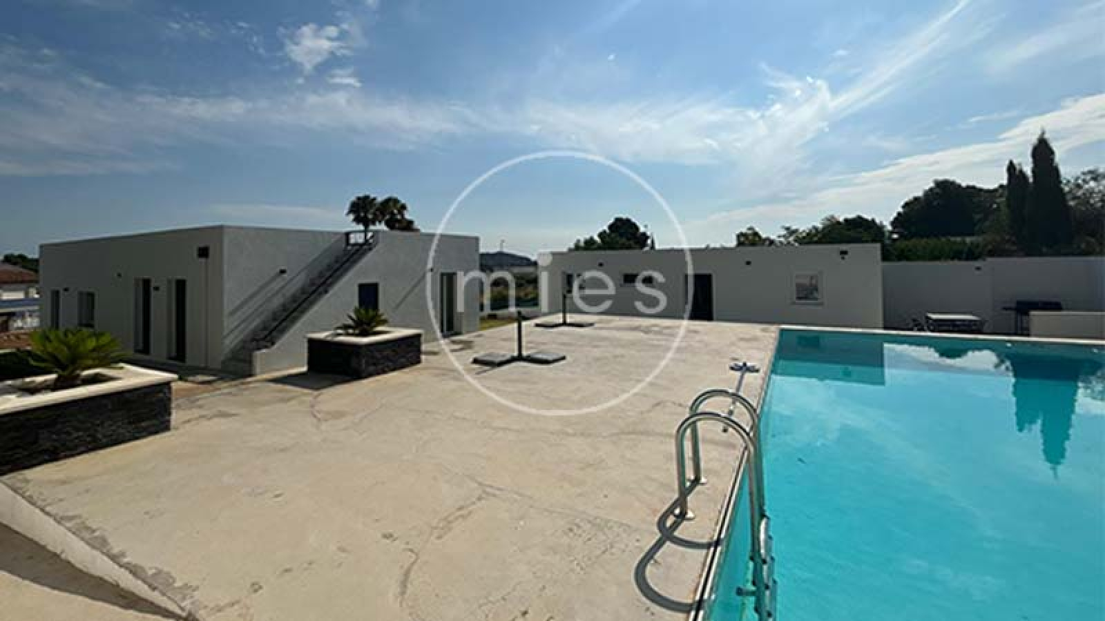 mies inmobiliaria vende chalet altury oportunidad turis monserrat