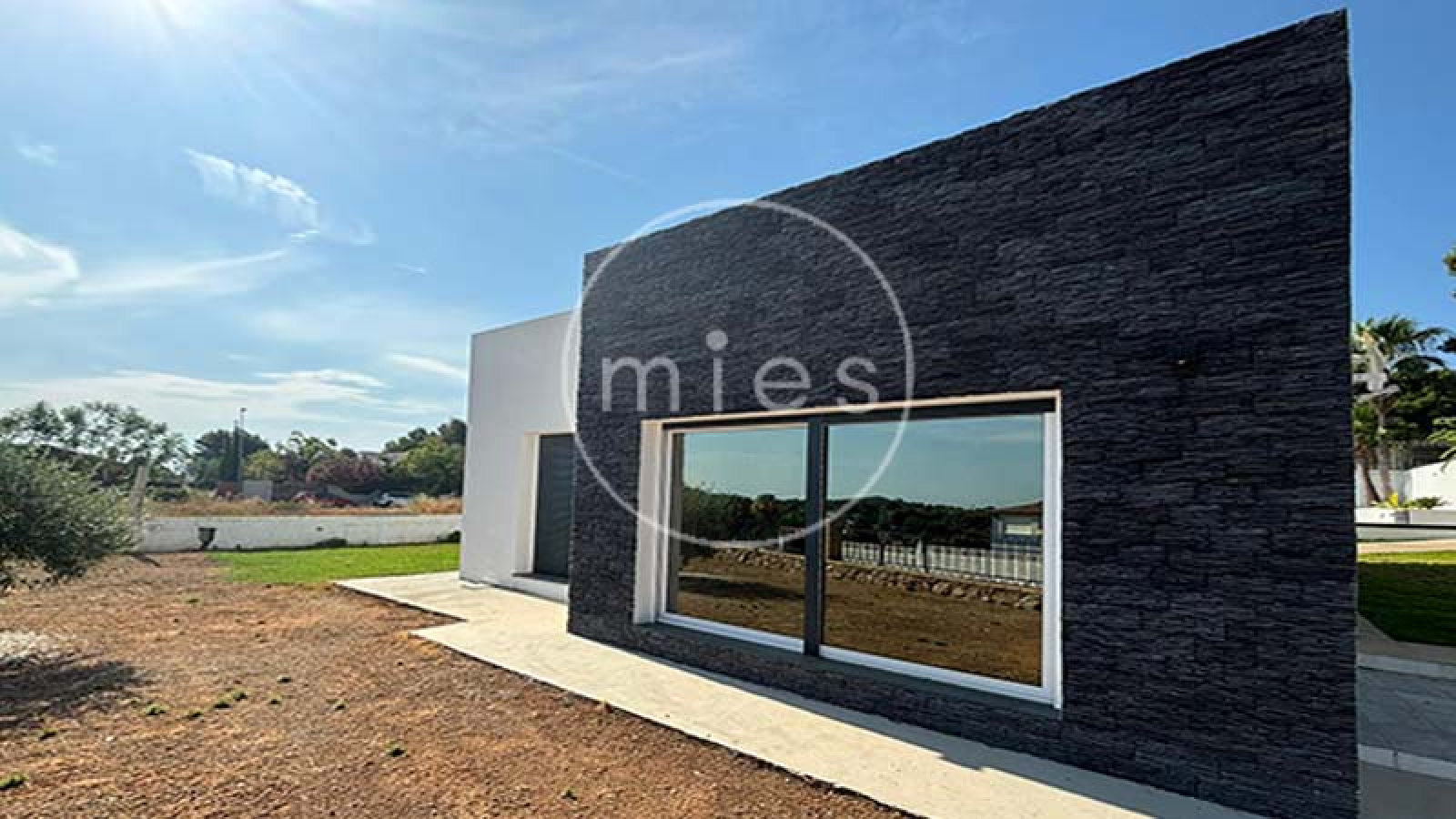 mies inmobiliaria vende chalet altury oportunidad turis monserrat