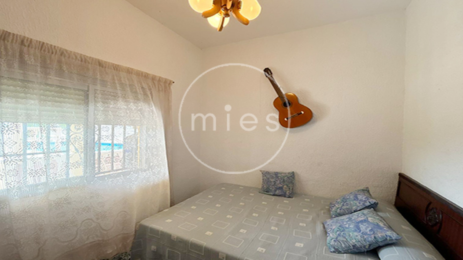 chalet en venta Turís, chalet una planta Turís, casa con piscina Turís, inmobiliaria Turís, comprar chalet Valencia, parcela grande, urbanización Cañapar, casa con jardín Turís, vivienda con porche y garaje