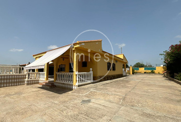 chalet en venta Turís, chalet una planta Turís, casa con piscina Turís, inmobiliaria Turís, comprar chalet Valencia, parcela grande, urbanización Cañapar, casa con jardín Turís, vivienda con porche y garaje