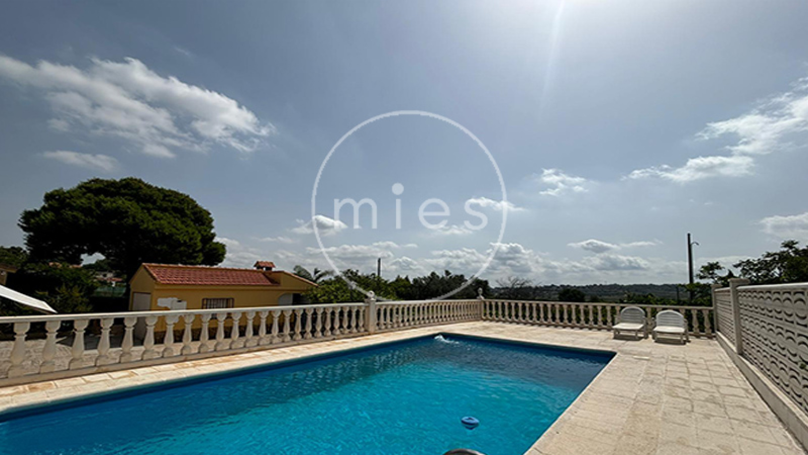 chalet en venta Turís, chalet una planta Turís, casa con piscina Turís, inmobiliaria Turís, comprar chalet Valencia, parcela grande, urbanización Cañapar, casa con jardín Turís, vivienda con porche y garaje