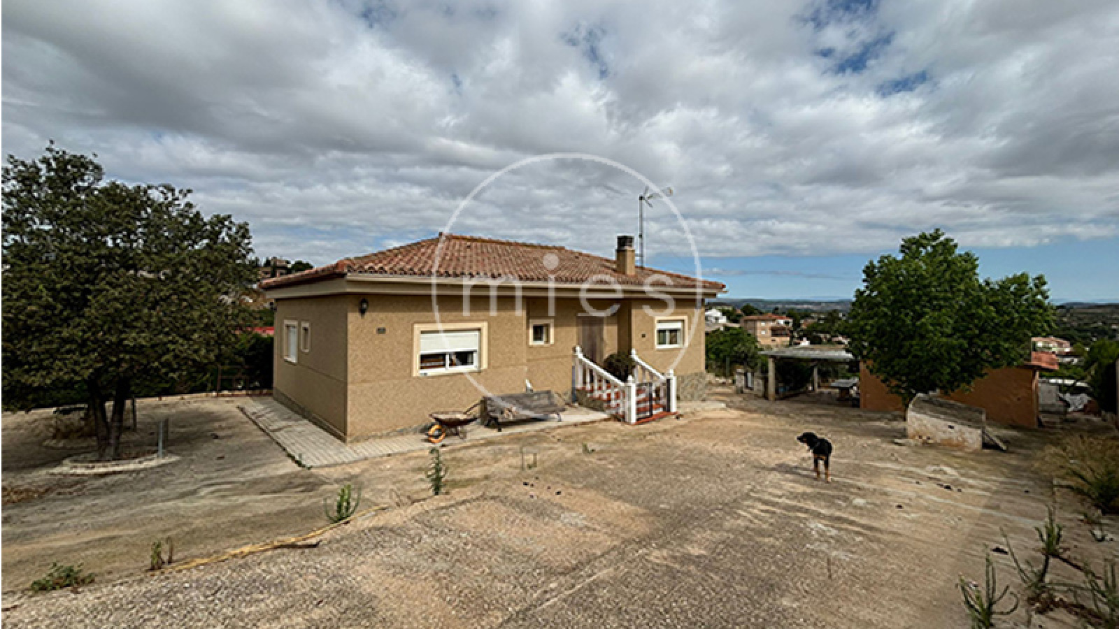 mies inmobiliaria vende chalet altury