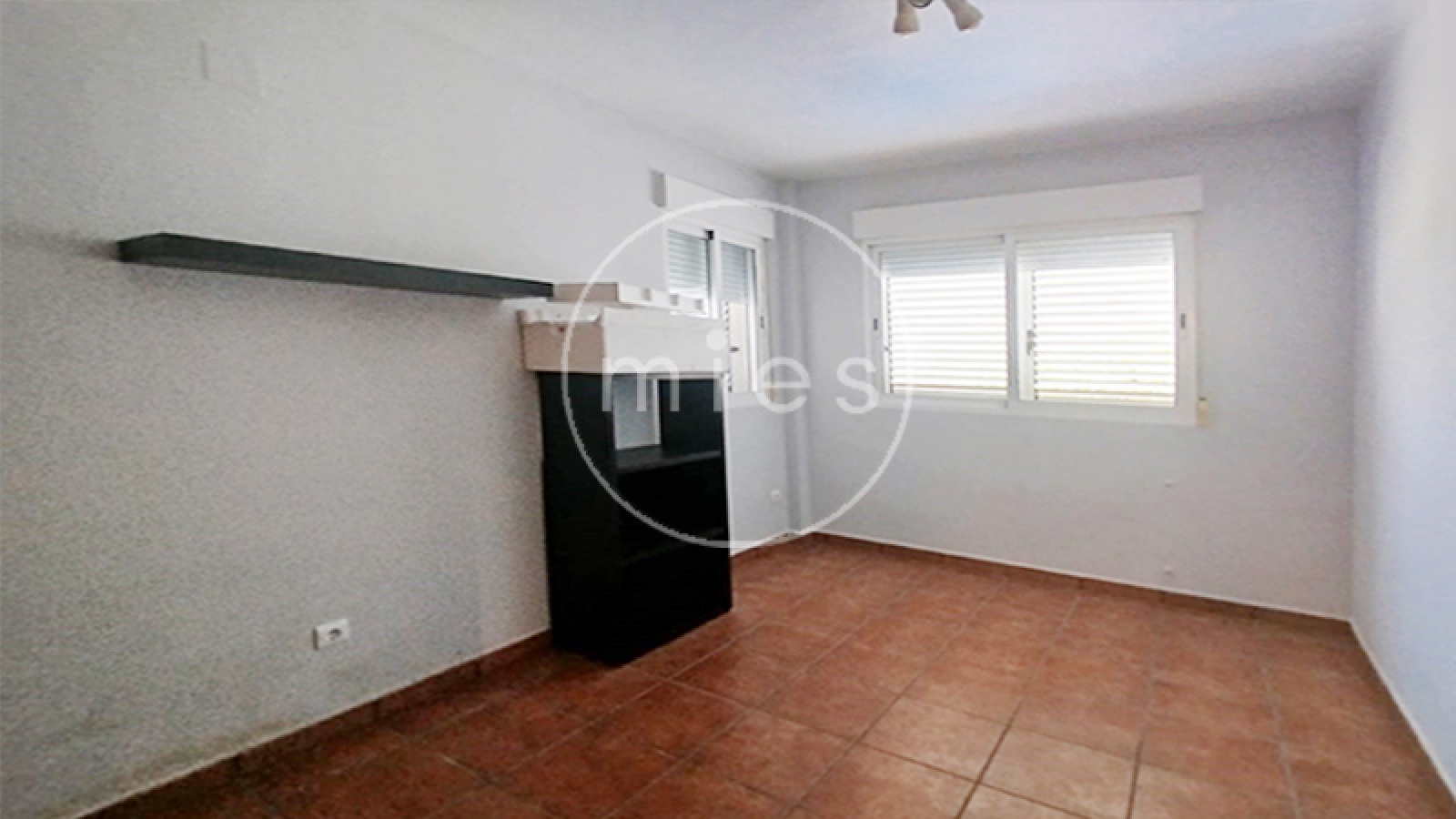 Mies inmobiliaria vende chalet urbano torrent calicanto chiva oportunidad