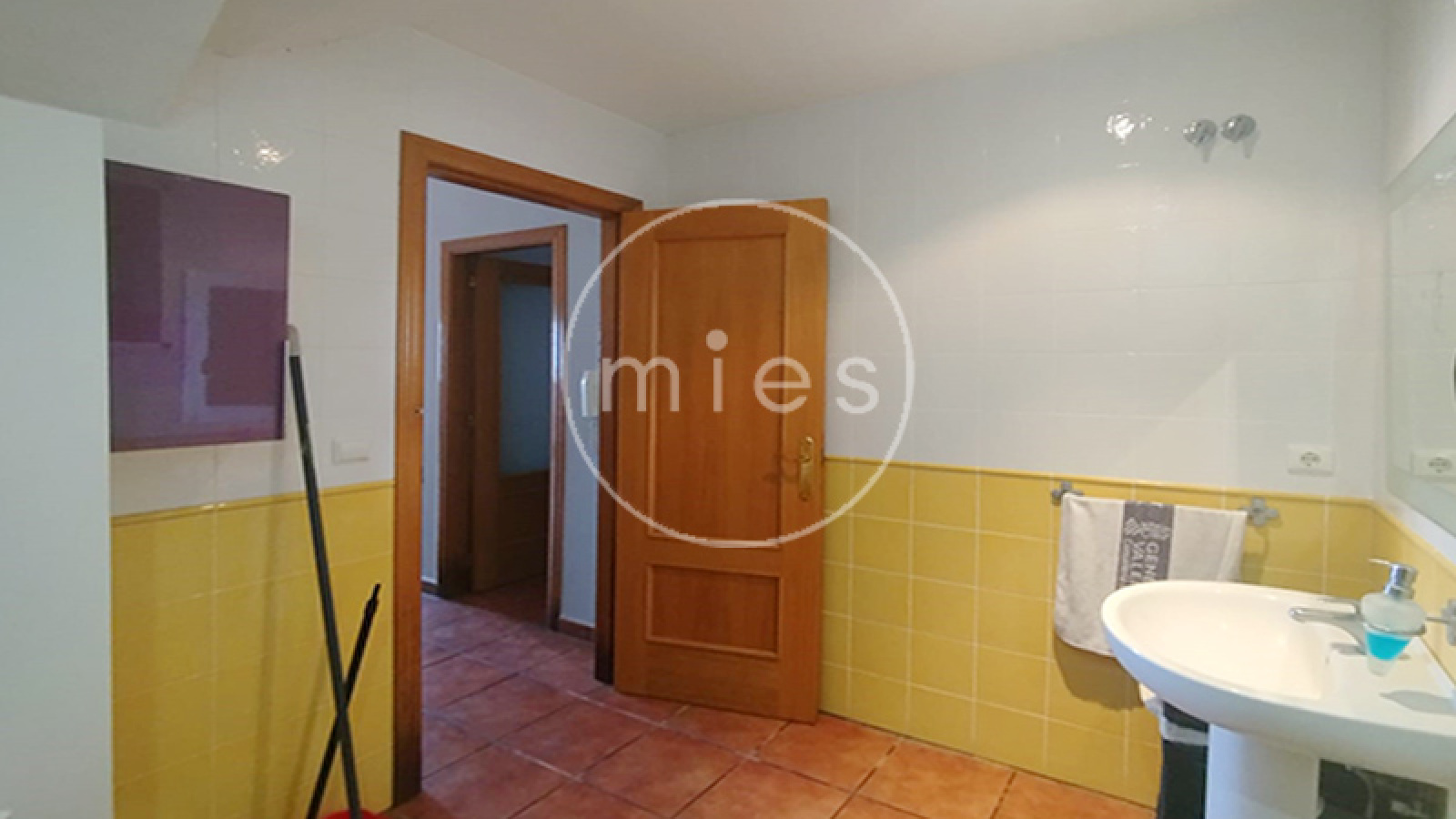Mies inmobiliaria vende chalet urbano torrent calicanto chiva oportunidad