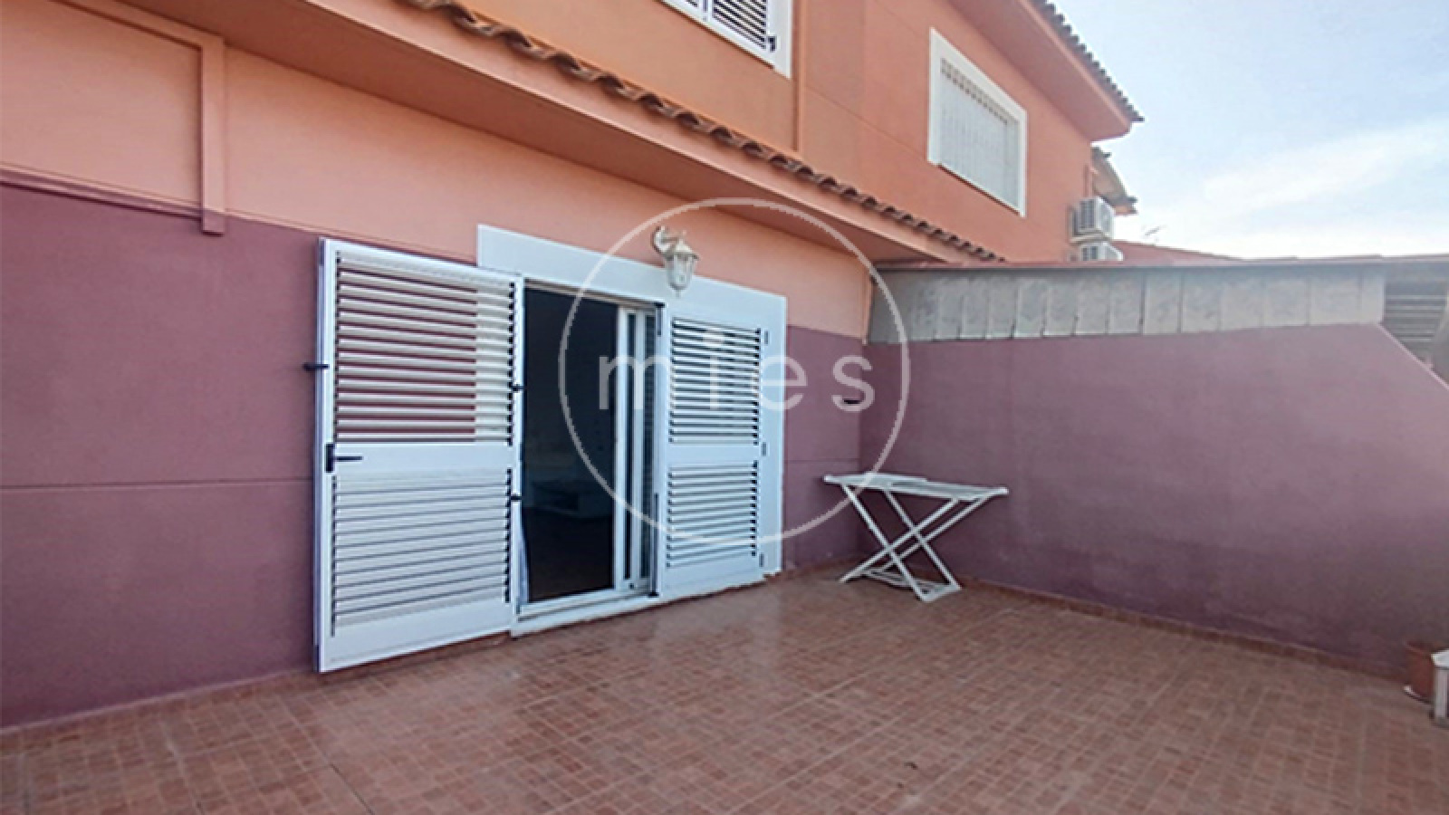 Mies inmobiliaria vende chalet urbano torrent calicanto chiva oportunidad