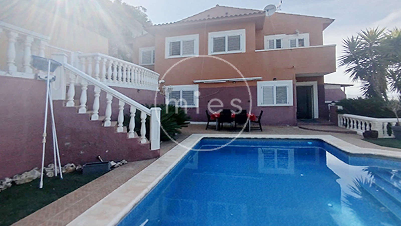 Mies inmobiliaria vende chalet urbano torrent calicanto chiva oportunidad