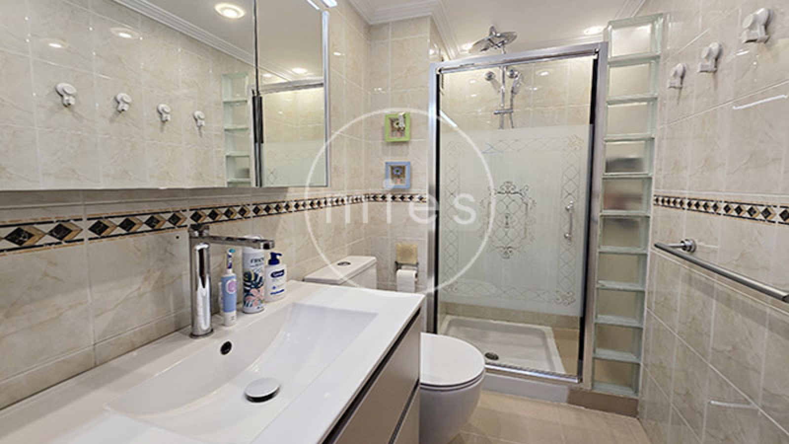 Mies inmobiliaria vende piso torrent hort de trenor torrent