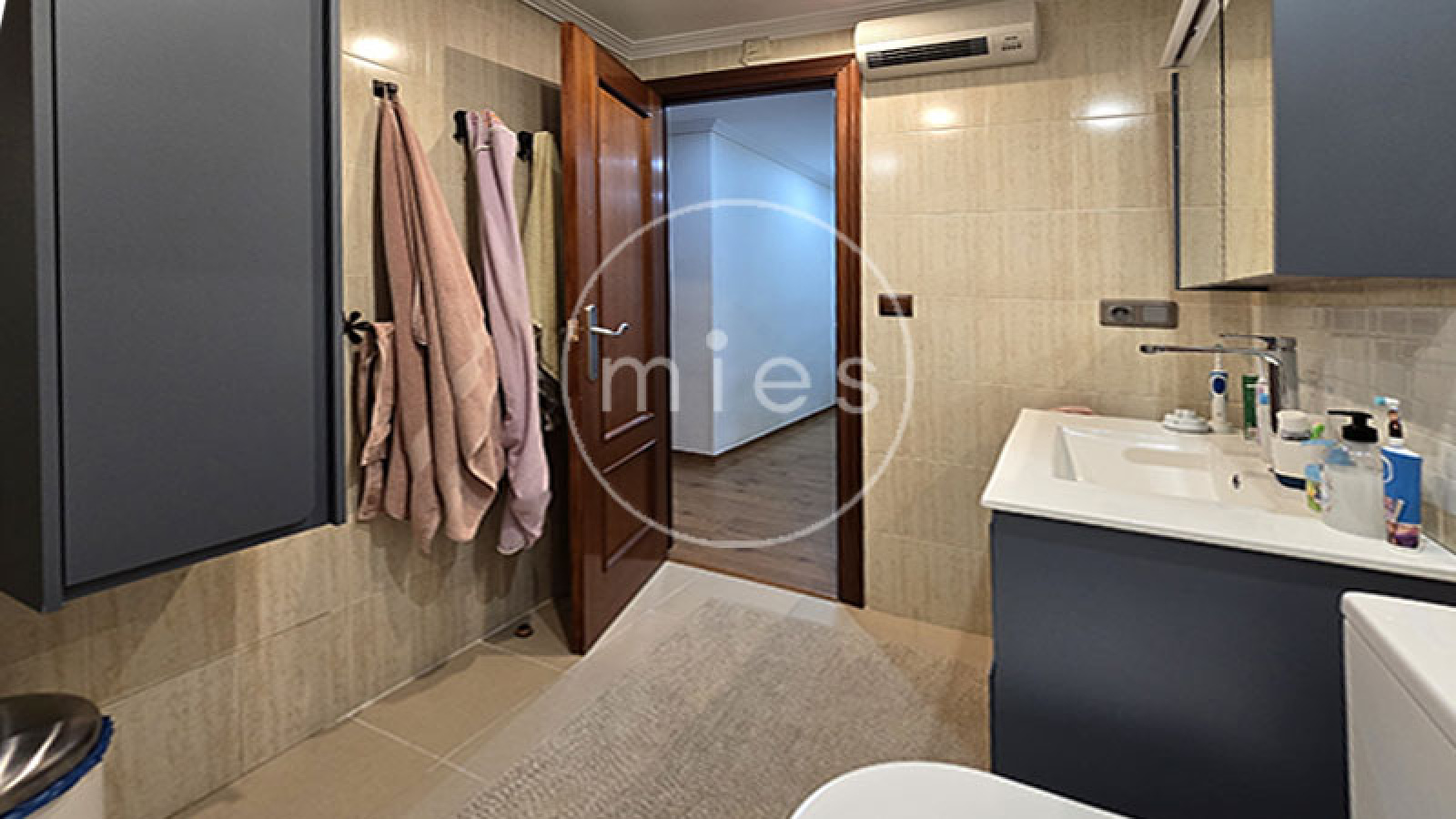 Mies inmobiliaria vende piso torrent hort de trenor torrent