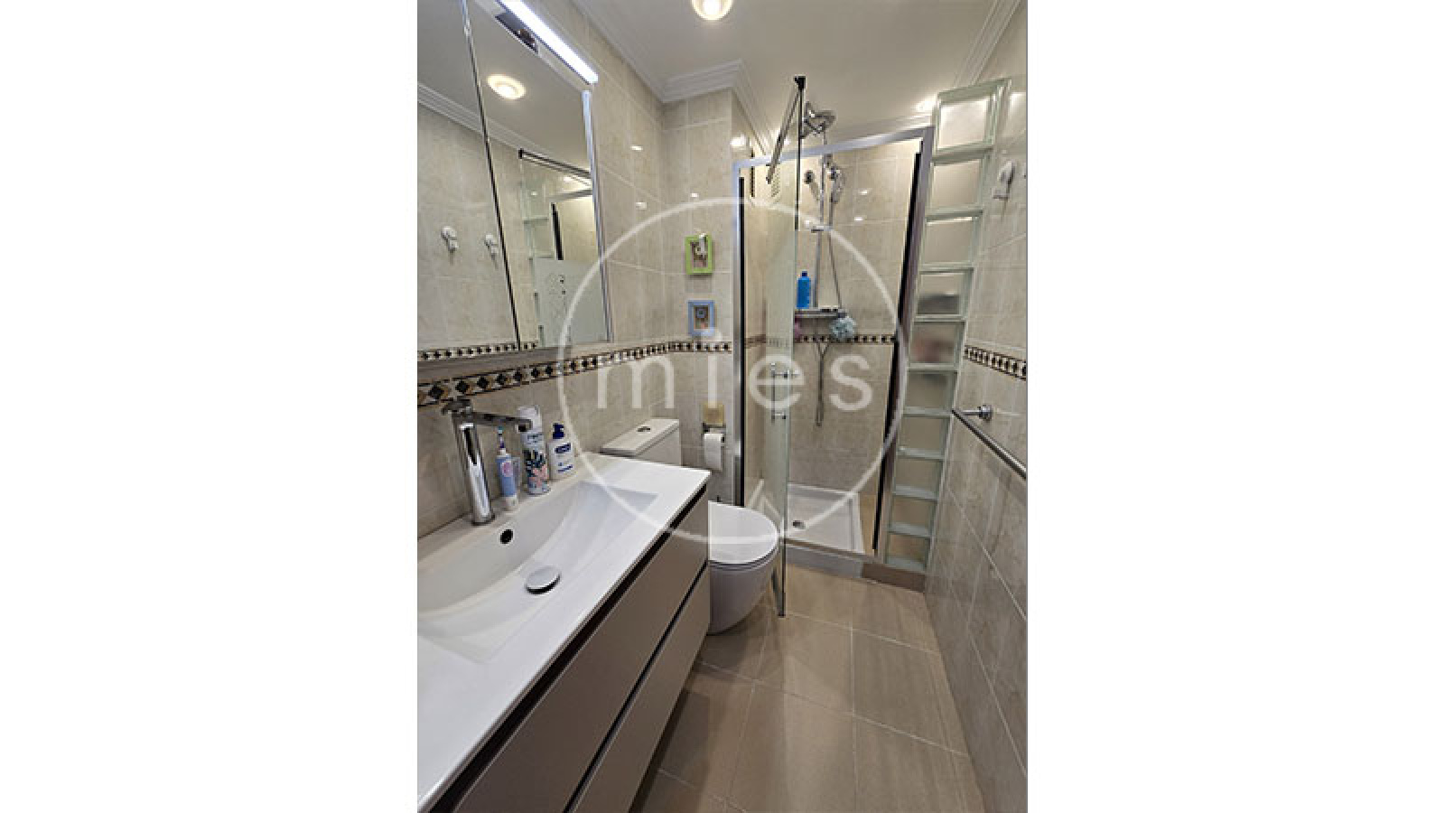 Mies inmobiliaria vende piso torrent hort de trenor torrent