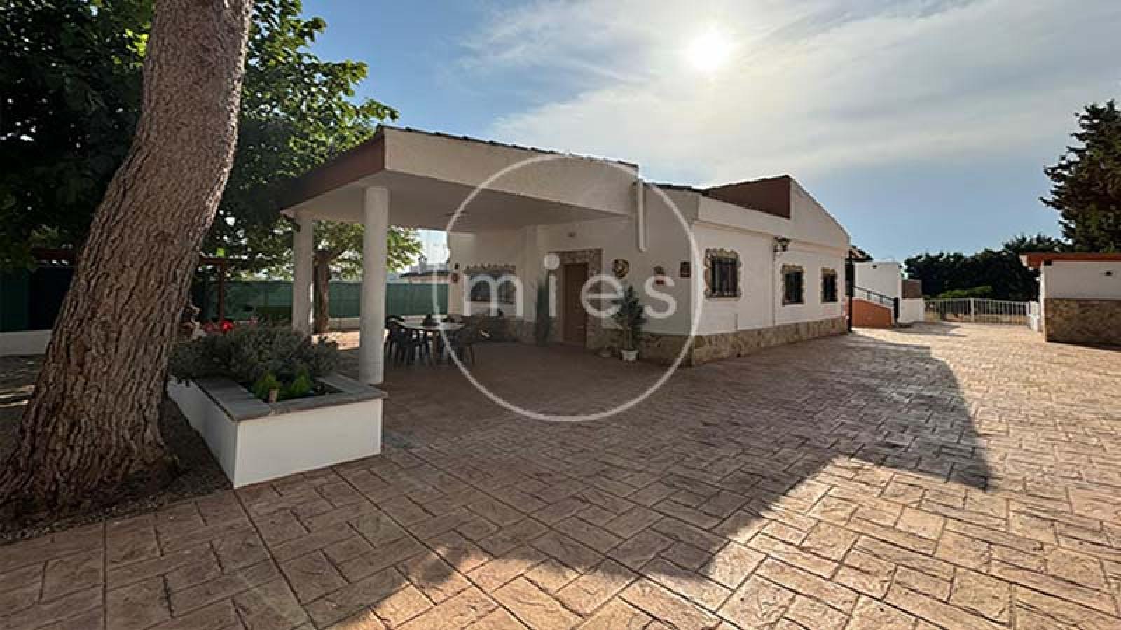 Mies inmobiliaria vende chalet casa caseta torrent montserrat turis montroy real urbanizacion 