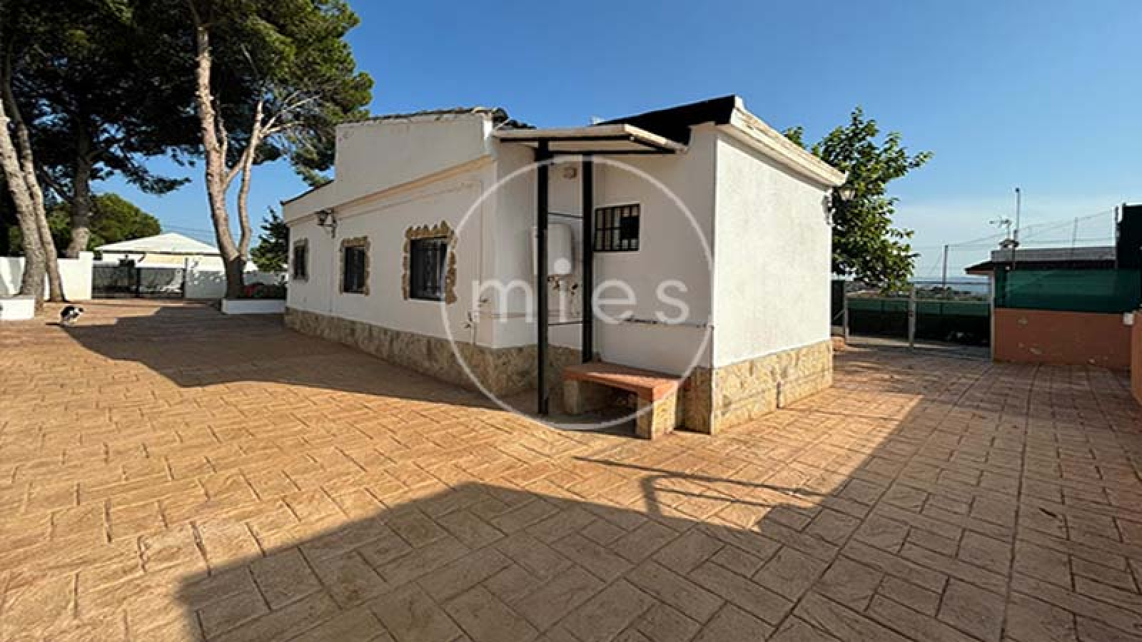 Mies inmobiliaria vende chalet casa caseta torrent montserrat turis montroy real urbanizacion 