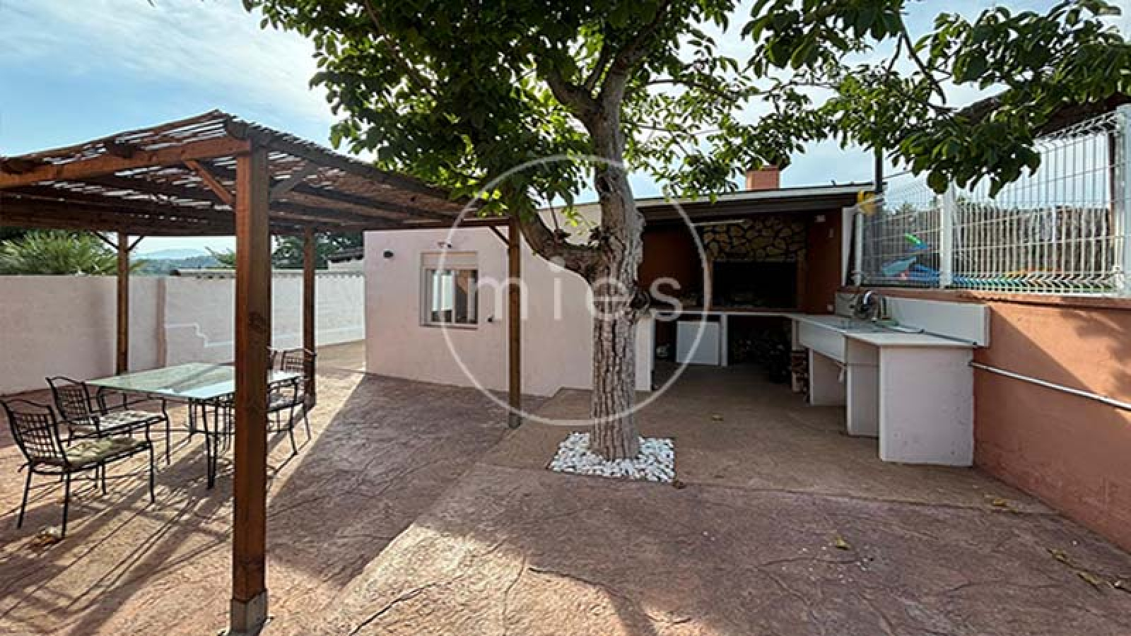 Mies inmobiliaria vende chalet casa caseta torrent montserrat turis montroy real urbanizacion 