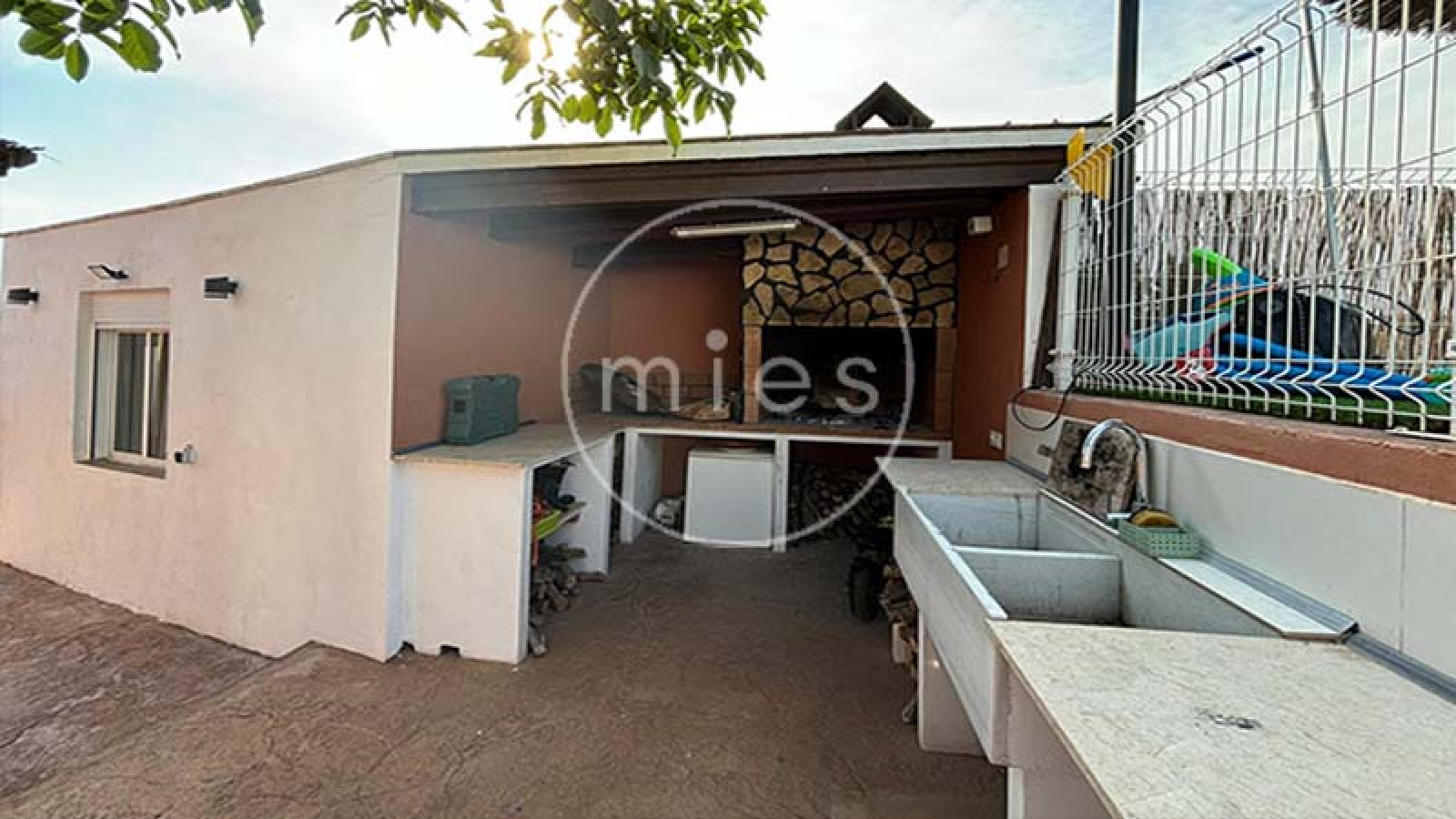 Mies inmobiliaria vende chalet casa caseta torrent montserrat turis montroy real urbanizacion 