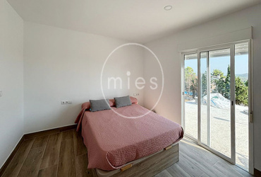 chalet en venta Altury, chalet con piscina Turís, casa moderna Turís, Urbanización Altury Valencia, comprar chalet en Turís, MIES Inmobiliaria, chalet modular Altury, vivienda con piscina Turís, casa en urbanización Altury, inmueble en venta Valencia