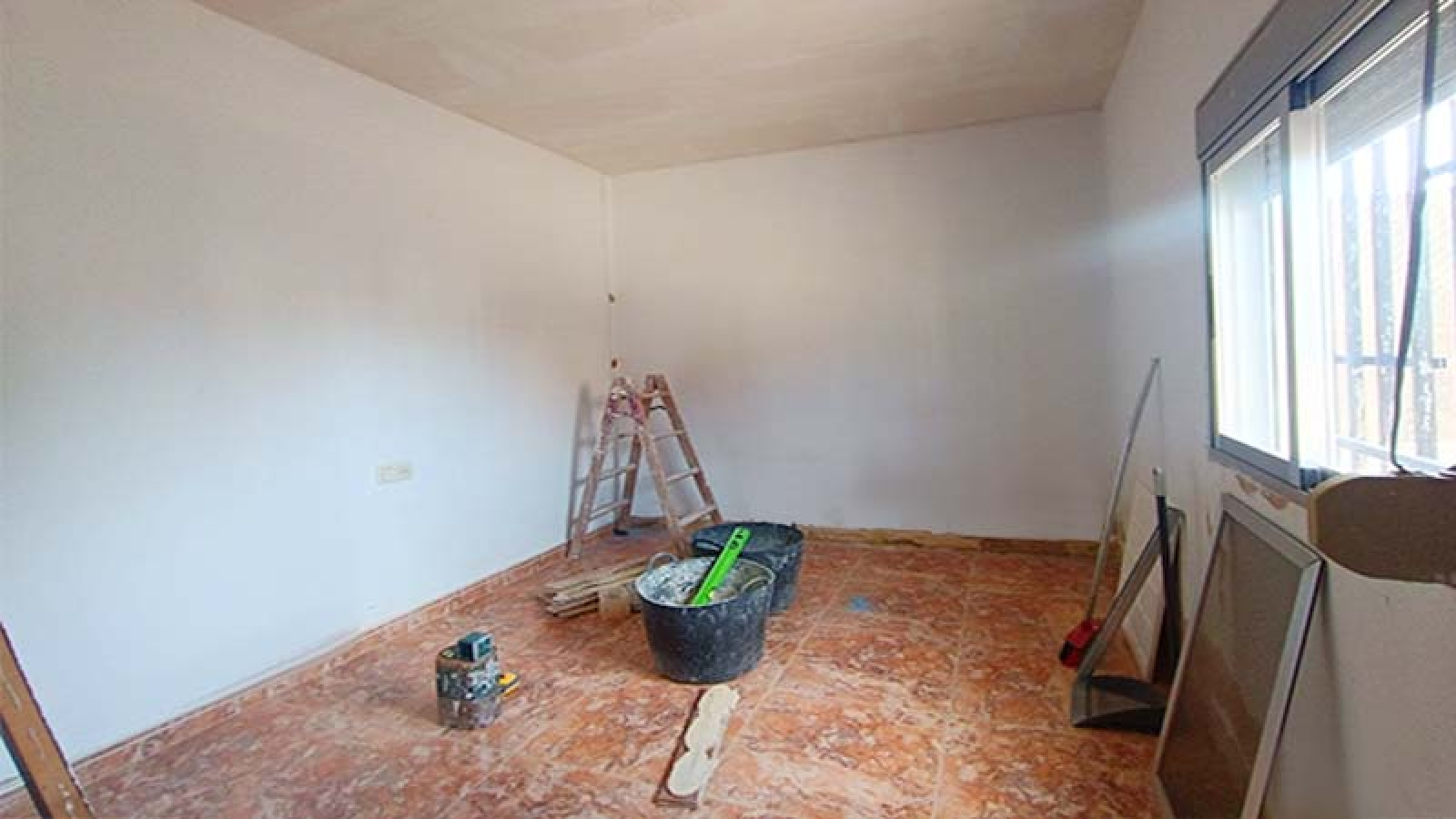 mies inmobiliaria, vende, chalet, manises, casa, caseta, terreno, urbano, aeropuerto, agencia, financiación, hipoteca