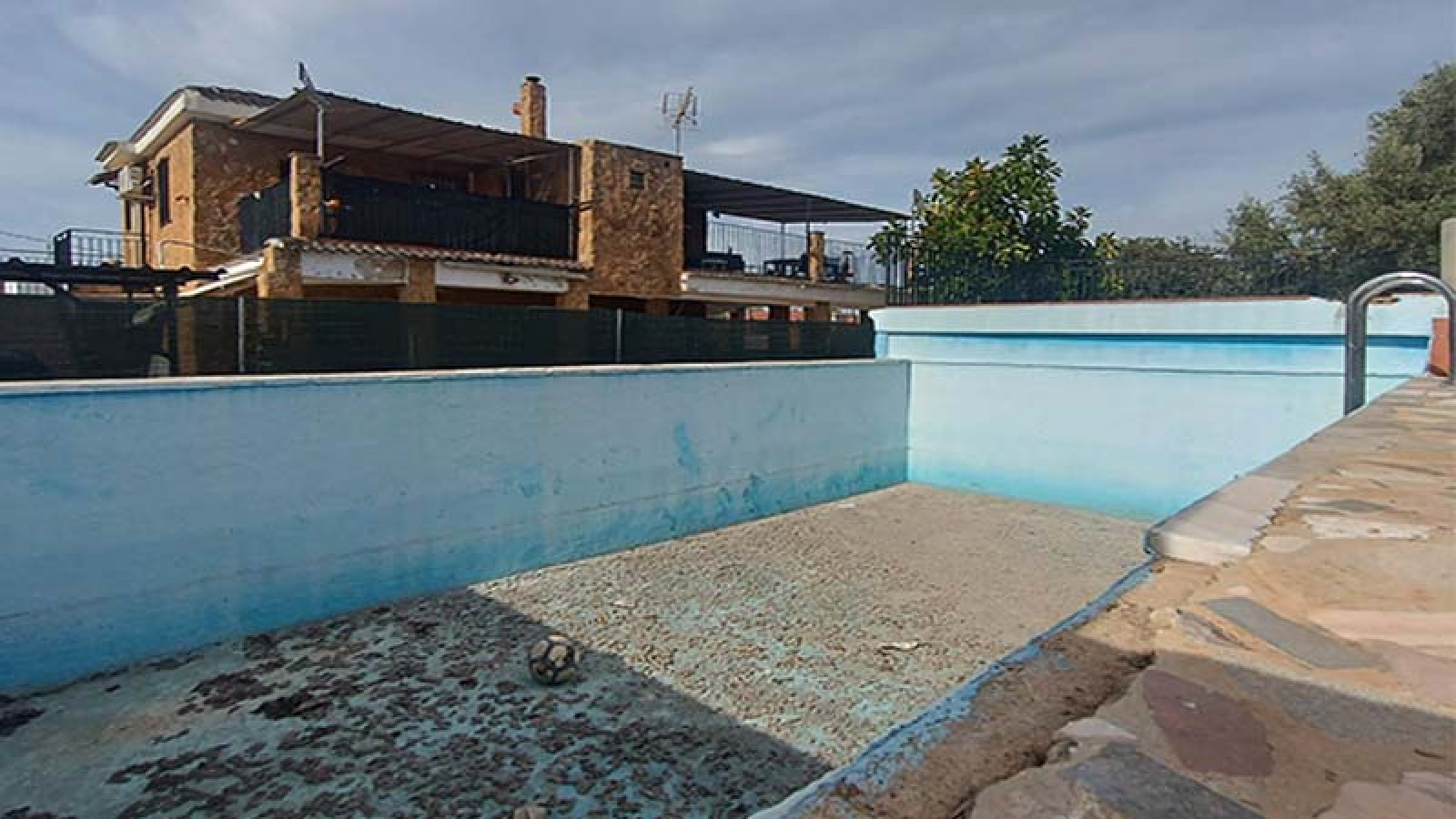 mies inmobiliaria, vende, chalet, manises, casa, caseta, terreno, urbano, aeropuerto, agencia, financiación, hipoteca