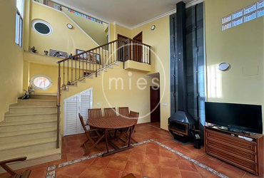 MIES INMOBILIARIA VENDE PISO CHALET MONTROY URBANIZACIÓN BALCÓN PISCINA URBANO