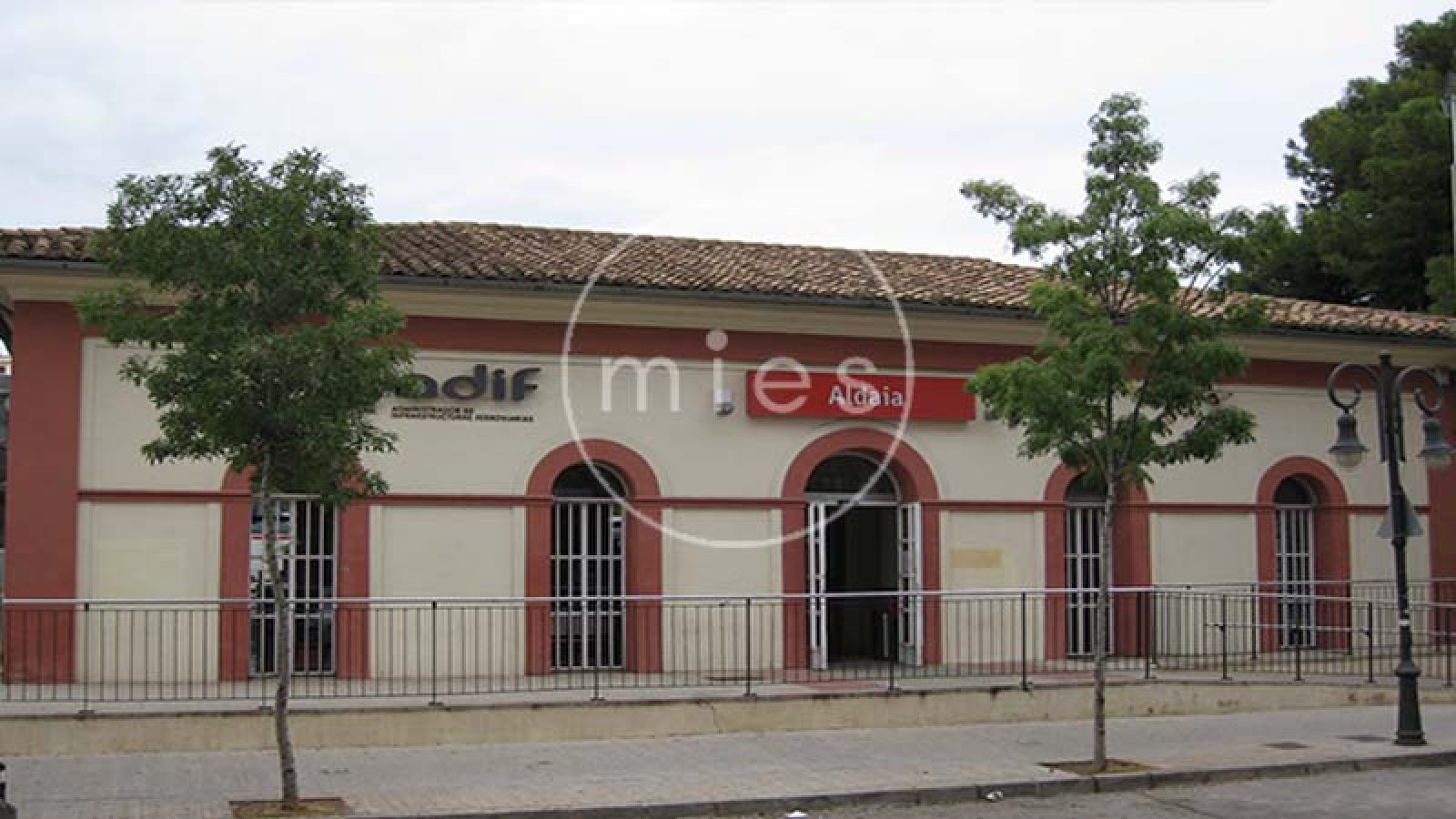 mies inmobiliaria vende local piso aldaia inversión atención