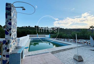 mies inmobiliaria vende chalet urbano 