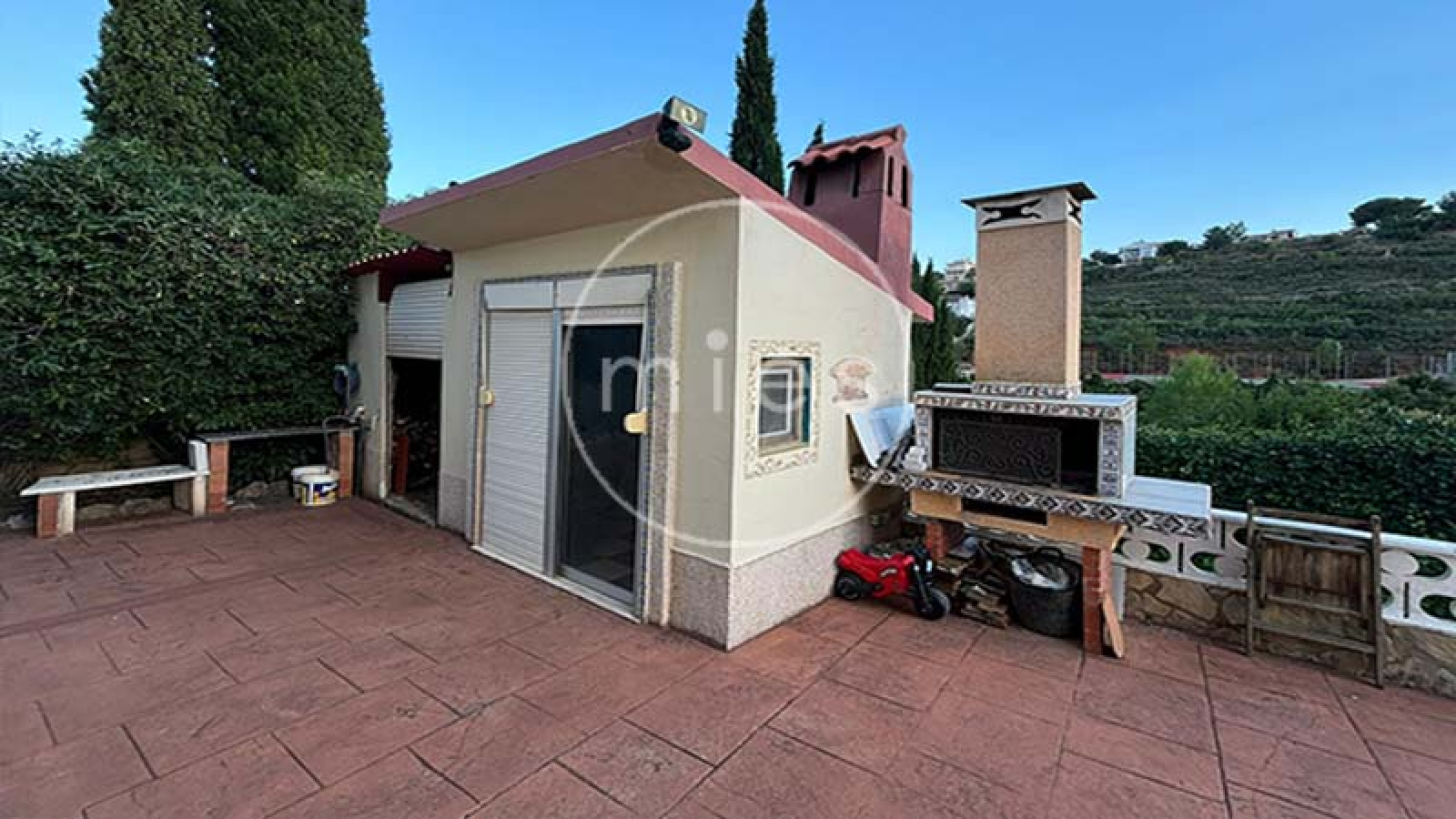 mies inmobiliaria vende chalet urbano 