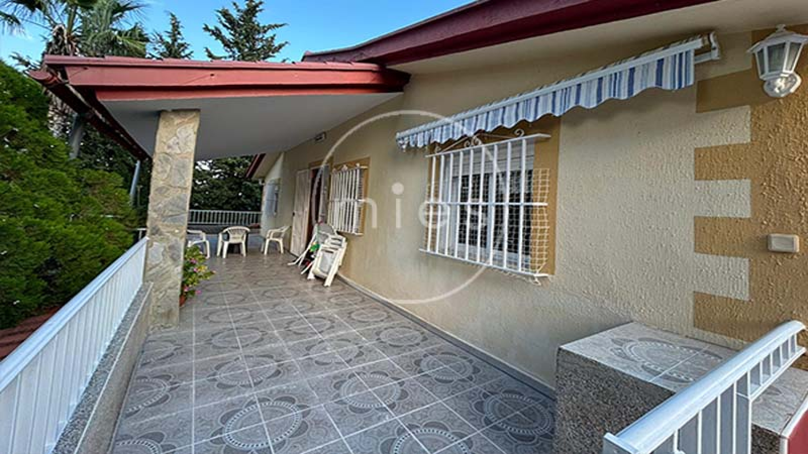 mies inmobiliaria vende chalet urbano 