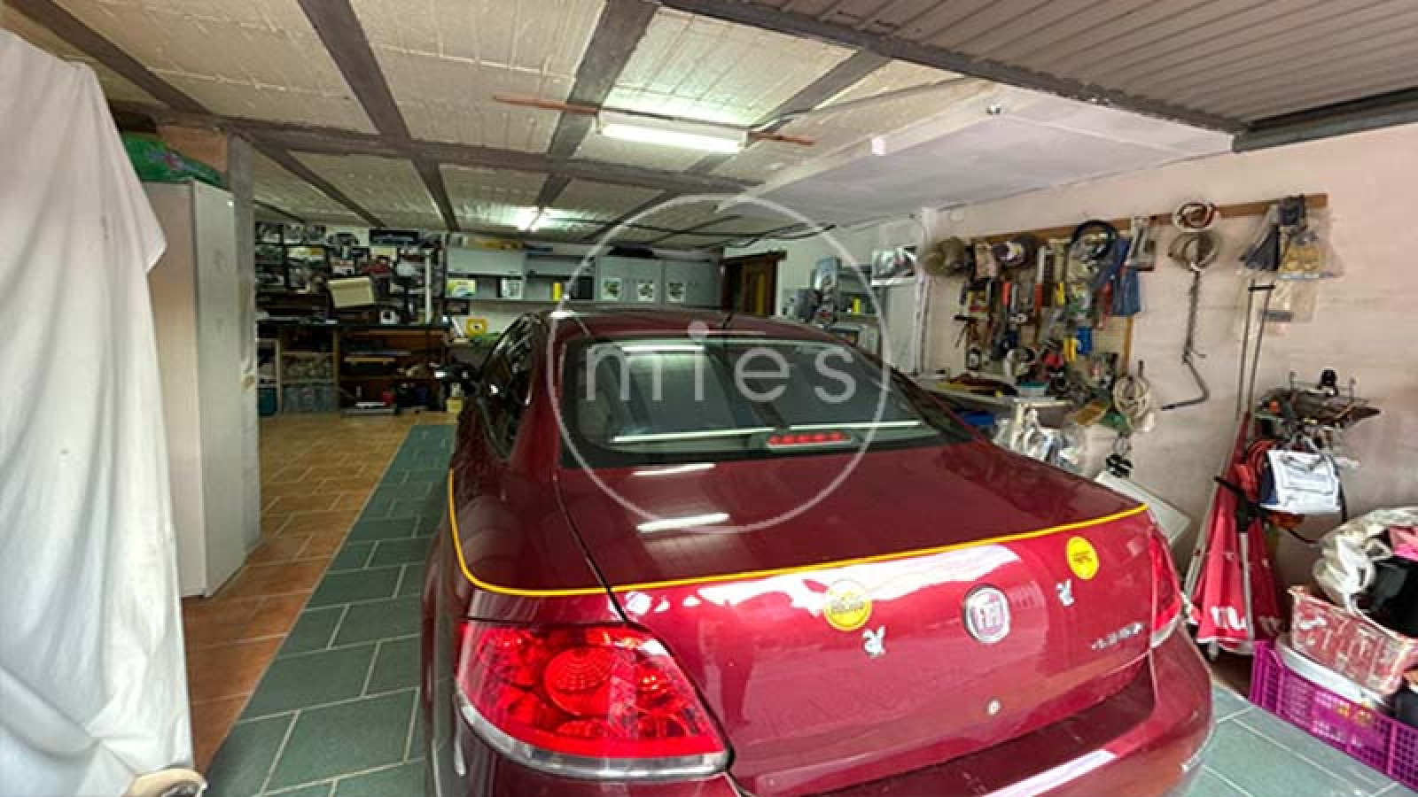 mies inmobiliaria vende chalet urbano 