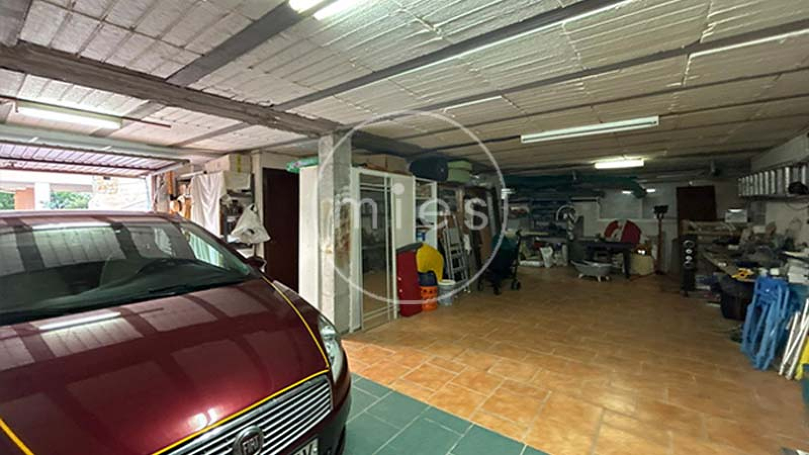 mies inmobiliaria vende chalet urbano 