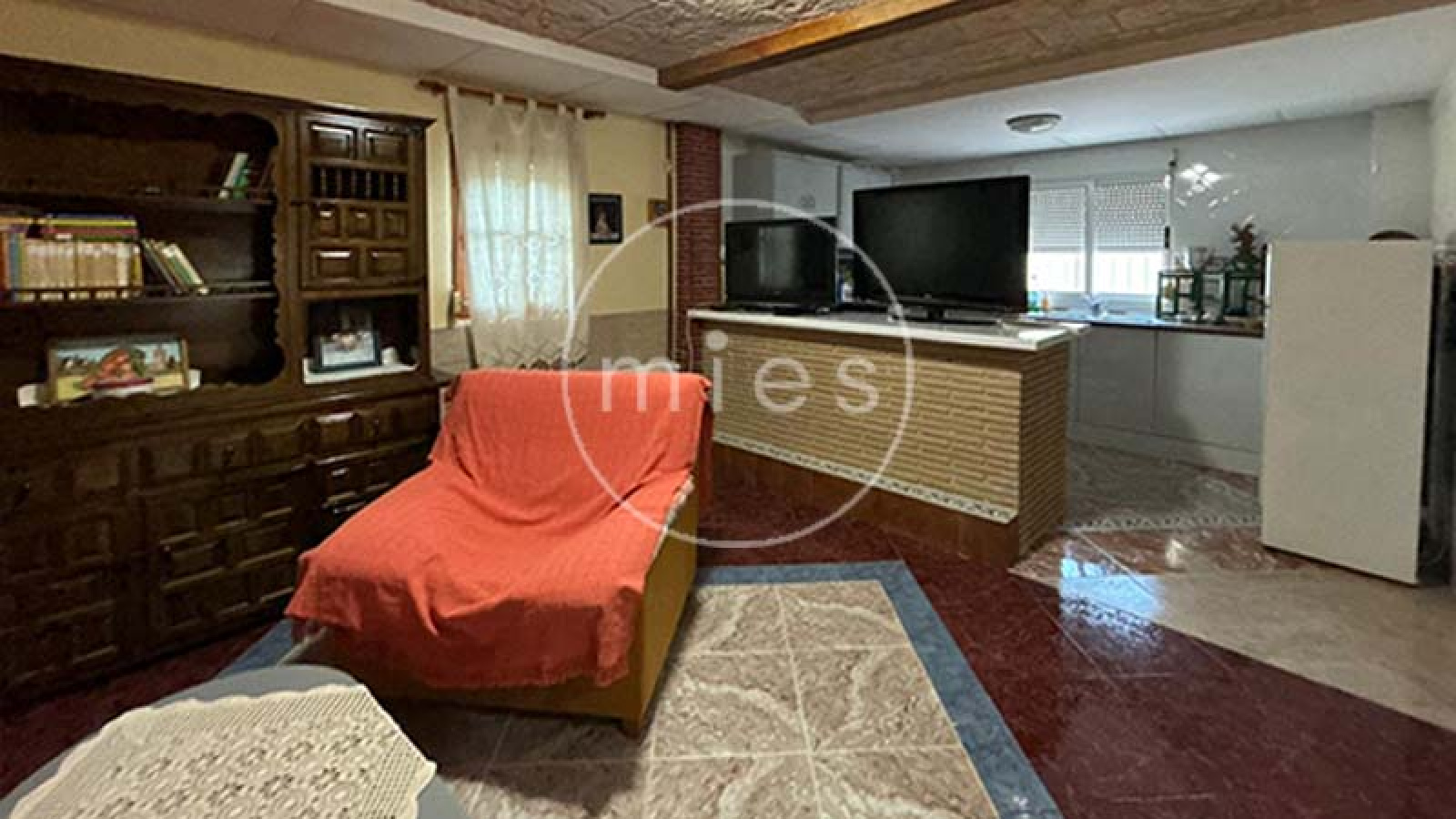 mies inmobiliaria vende chalet urbano 