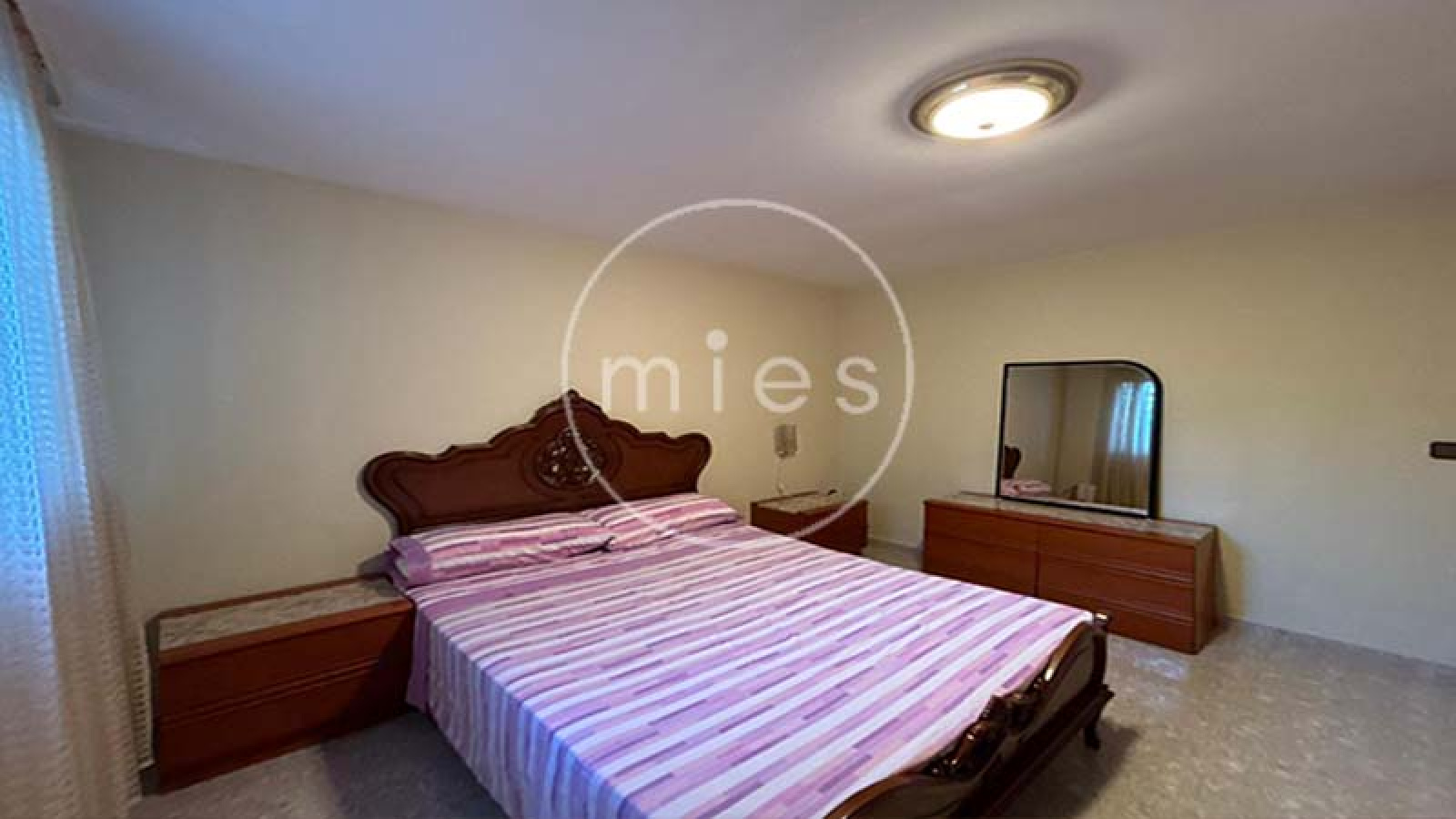 mies inmobiliaria vende chalet urbano 