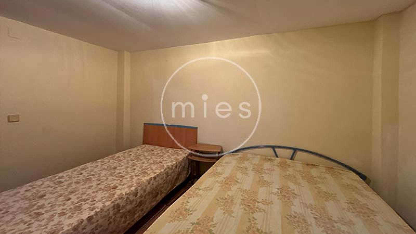 mies inmobiliaria vende chalet urbano 