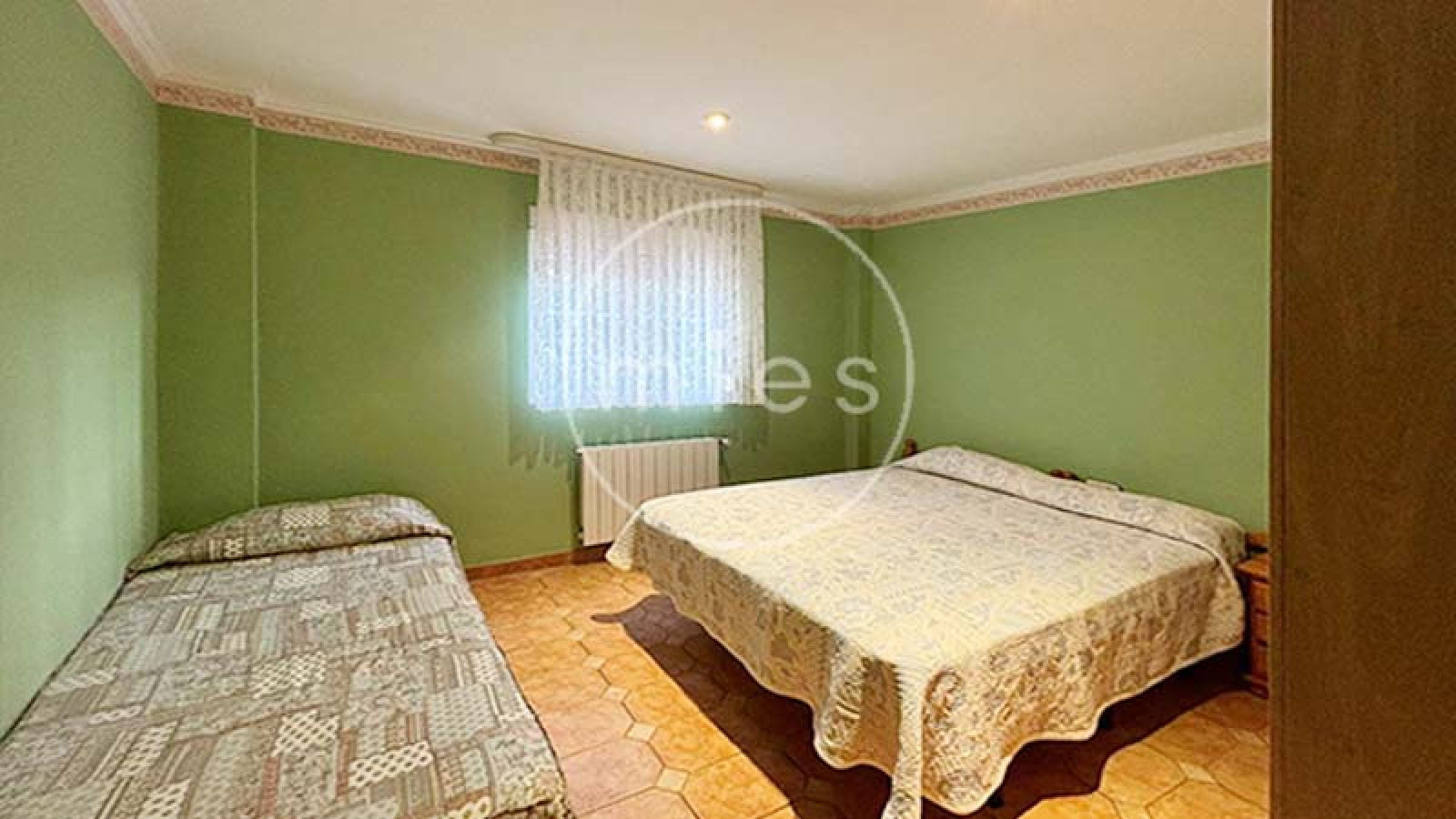 mies inmobiliaria vende chalet urbano 