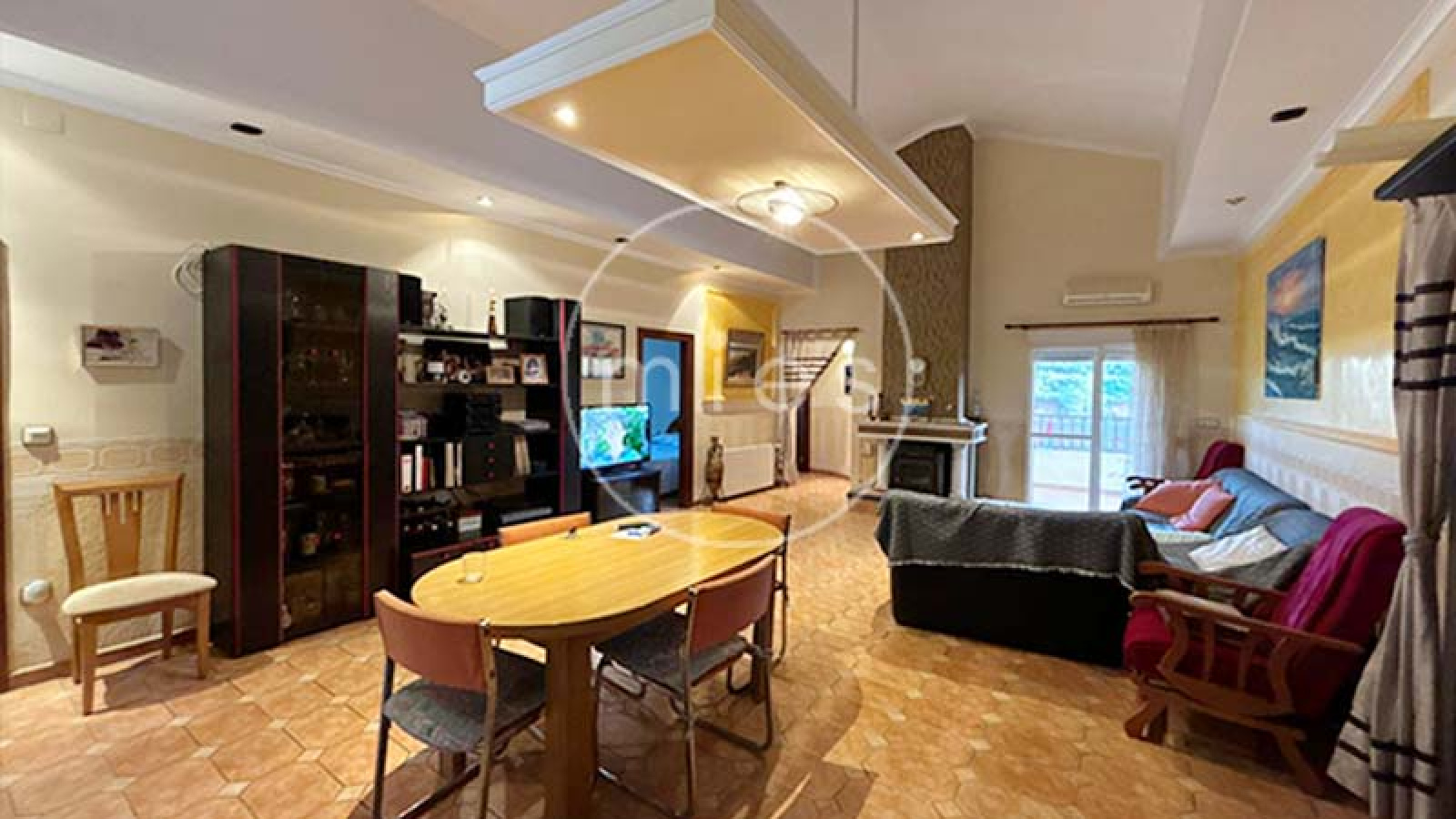 mies inmobiliaria vende chalet urbano 