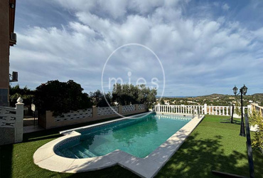 Calle 20, Turís, Valencia, España, 6 Habitaciones Habitaciones, ,3 BathroomsBathrooms,Casa/Chalet,En venta,Calle 20,3104