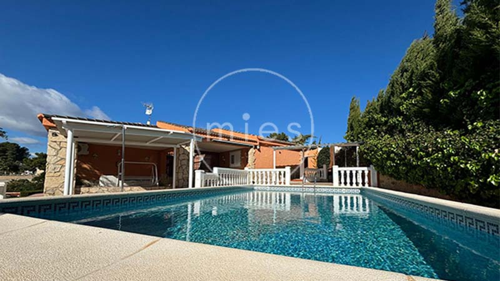 Mies inmobiliaria chalet altury venta turis montserrat recomendada