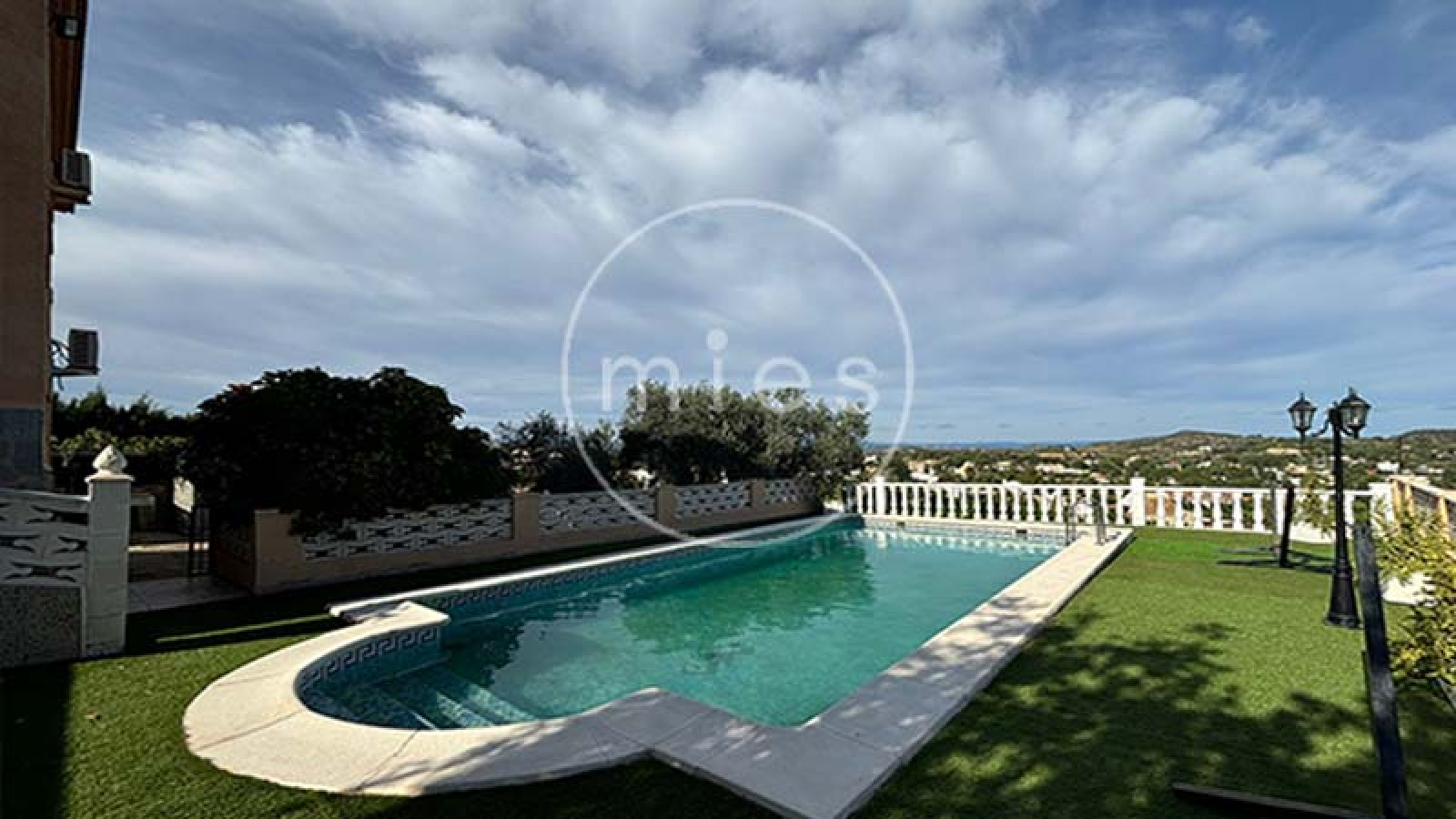 mies inmobiliaria vende chalet altury turis