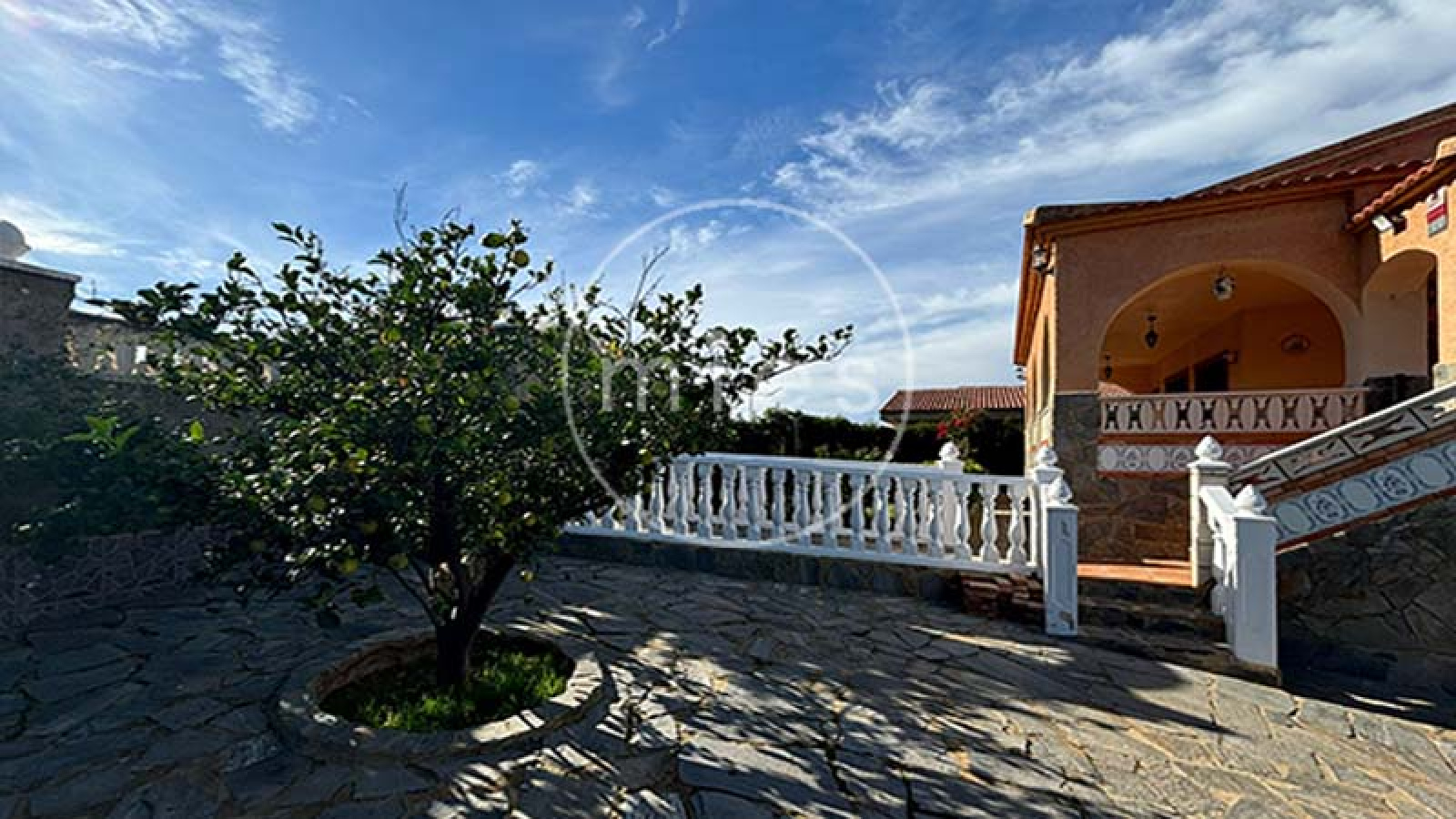 mies inmobiliaria vende chalet altury turis