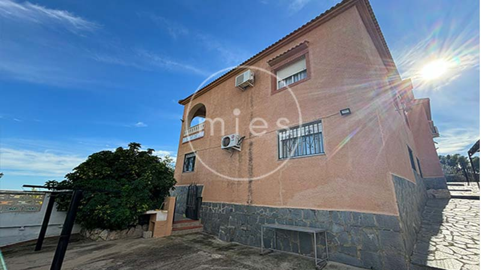 mies inmobiliaria vende chalet altury turis