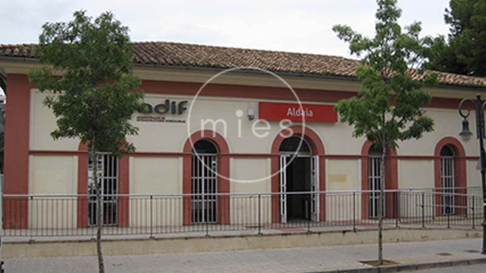 mies inmobiliaria vende casa de pueblo en aldaia  