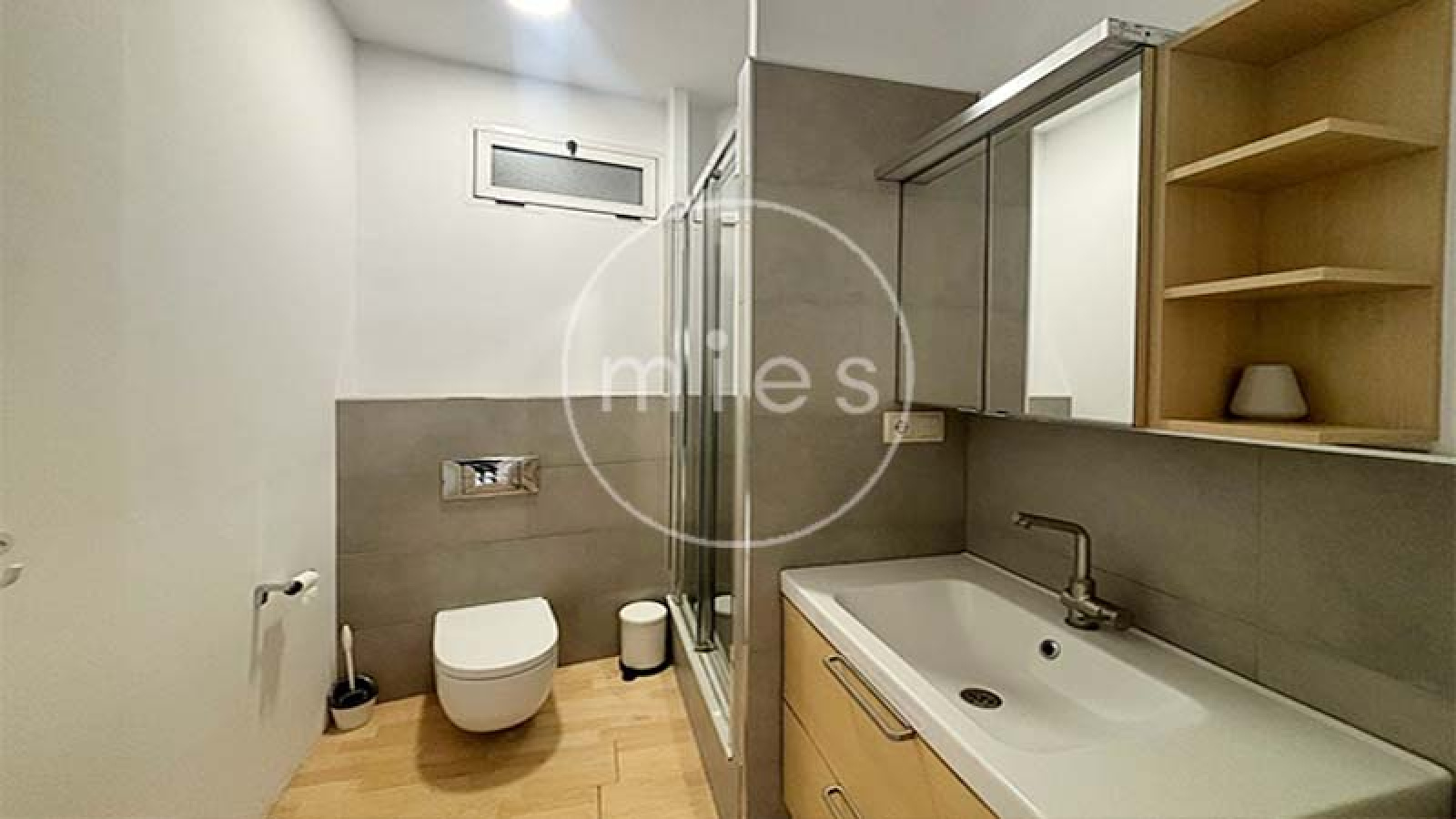 Baño completo de piso en alquiler en Ruzafa, Valencia, oferta de alquiler especializada en Torrent