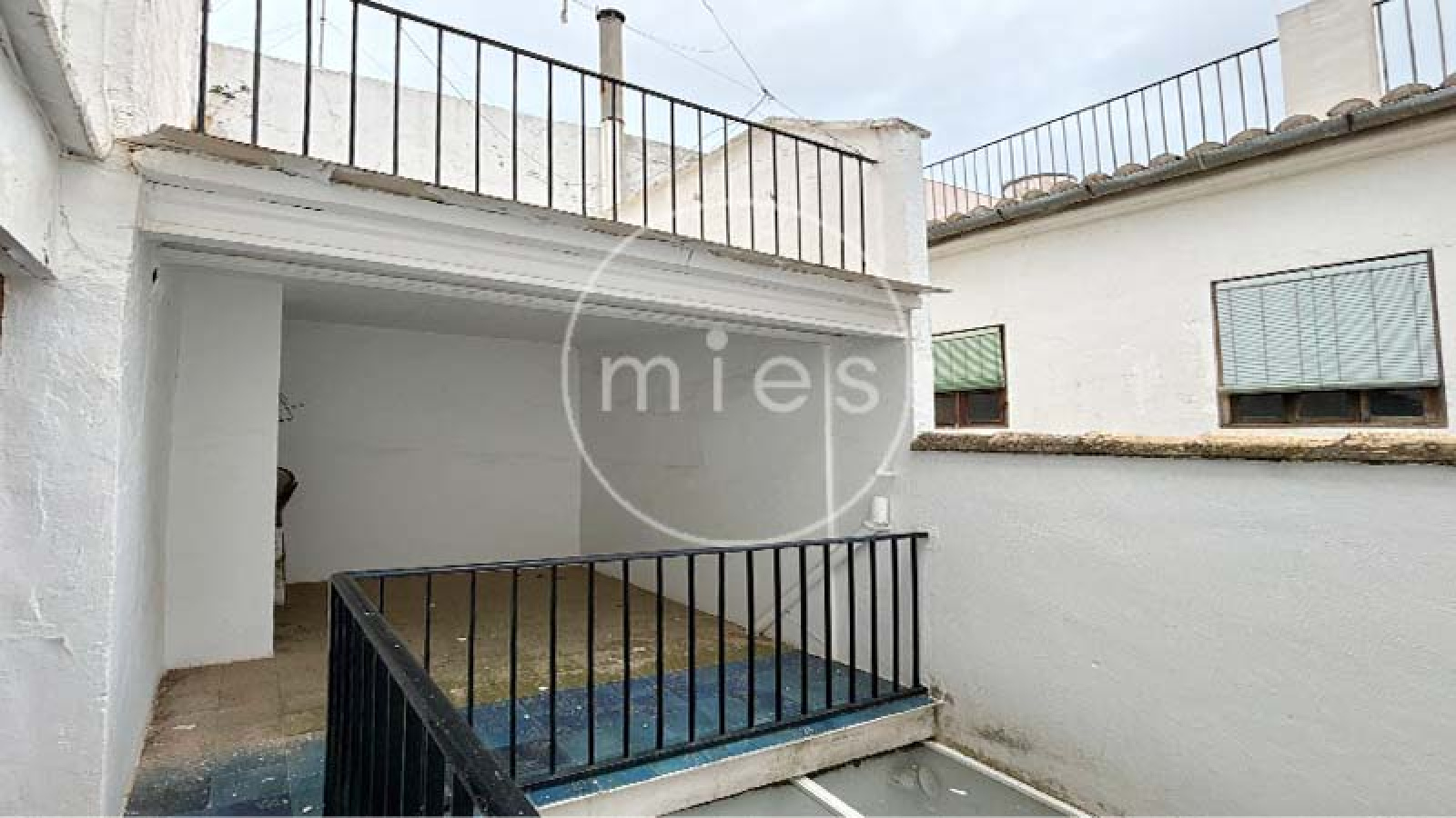 EN TURÍS INMOBILIARIA MIES VENDE