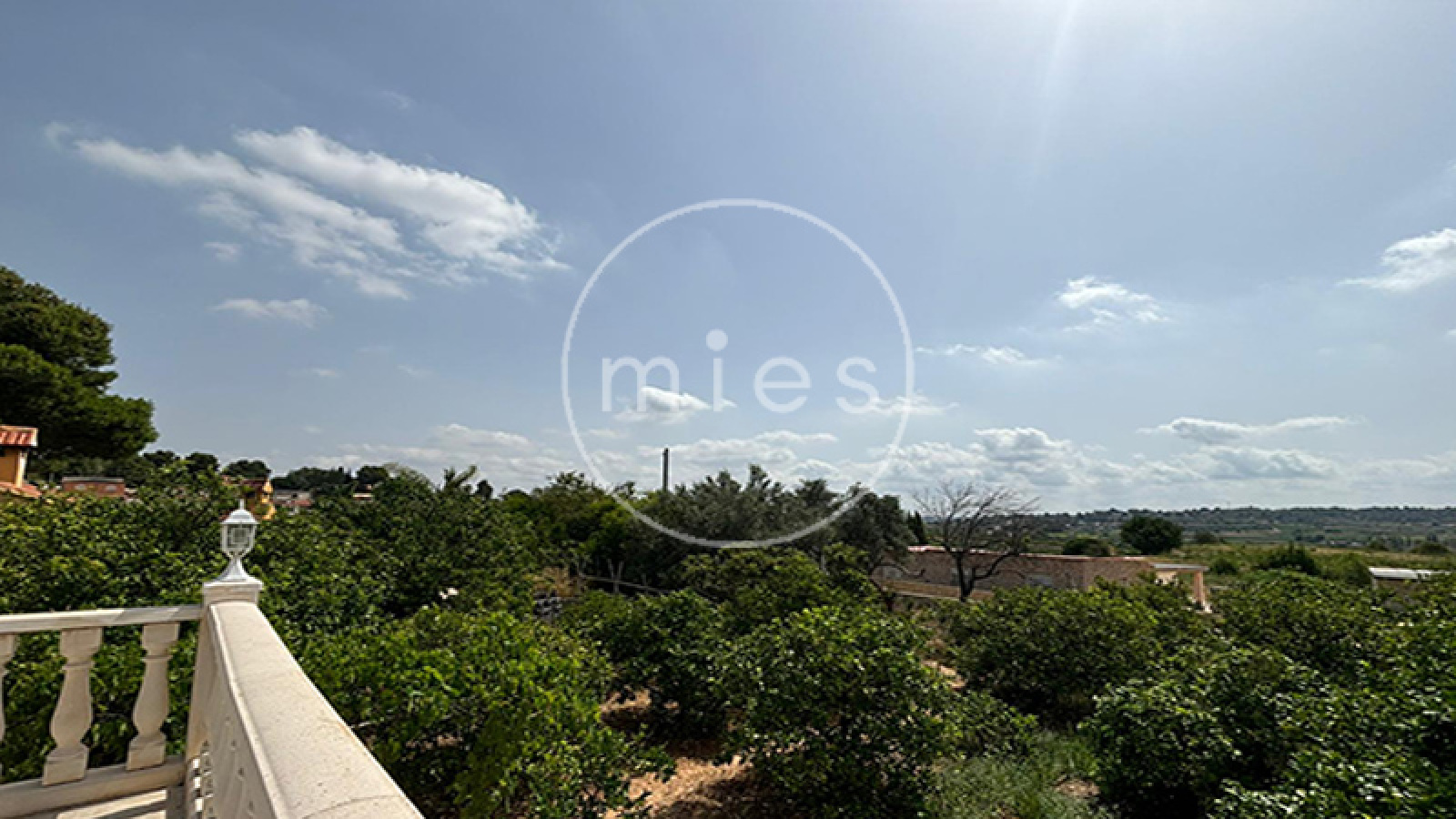 chalet en venta Turís, chalet una planta Turís, casa con piscina Turís, inmobiliaria Turís, comprar chalet Valencia, parcela grande, urbanización Cañapar, casa con jardín Turís, vivienda con porche y garaje